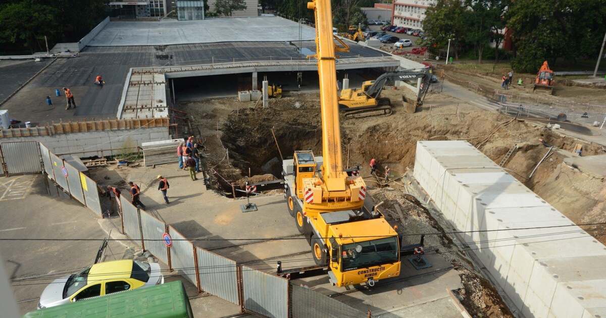 Au montat prefabricatele pasajului subteran de la Piața Rogerius BIHON