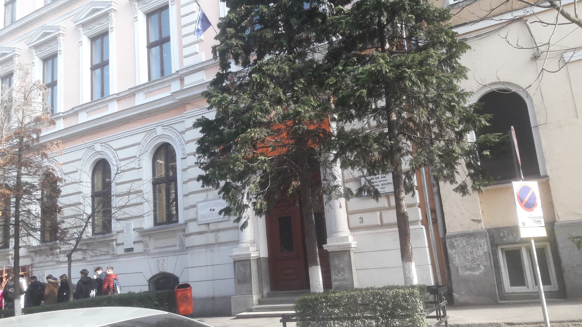 86461629_569085483685831_5568120233895395328_n