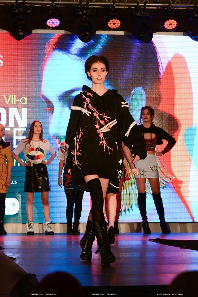 88194233_616220412563395_1426374607690006528_n