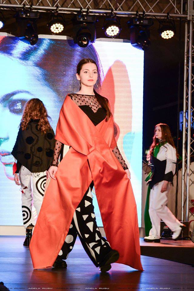 88268544_194999328399417_9105426617089392640_n