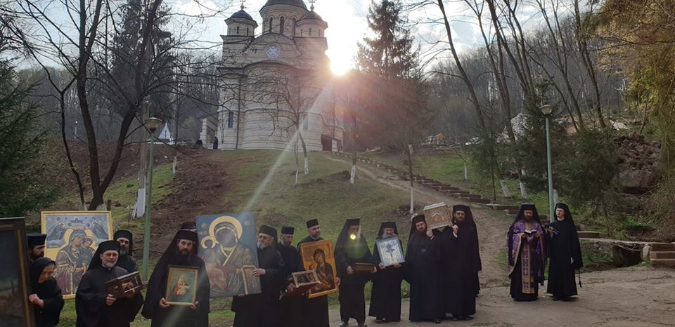 92533502_2913020498778405_770191217899077632_n