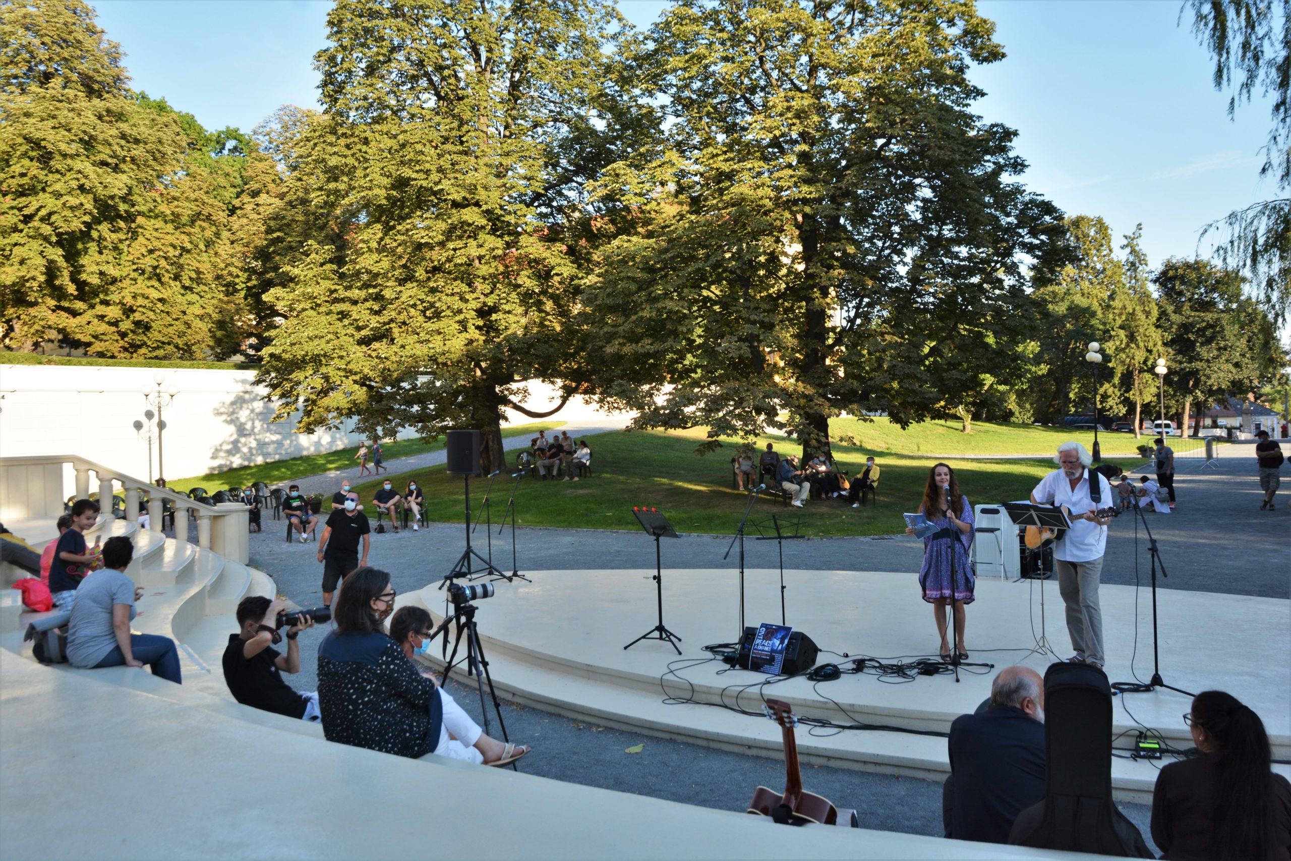 concert Give Peace a Chance 0radea (50)