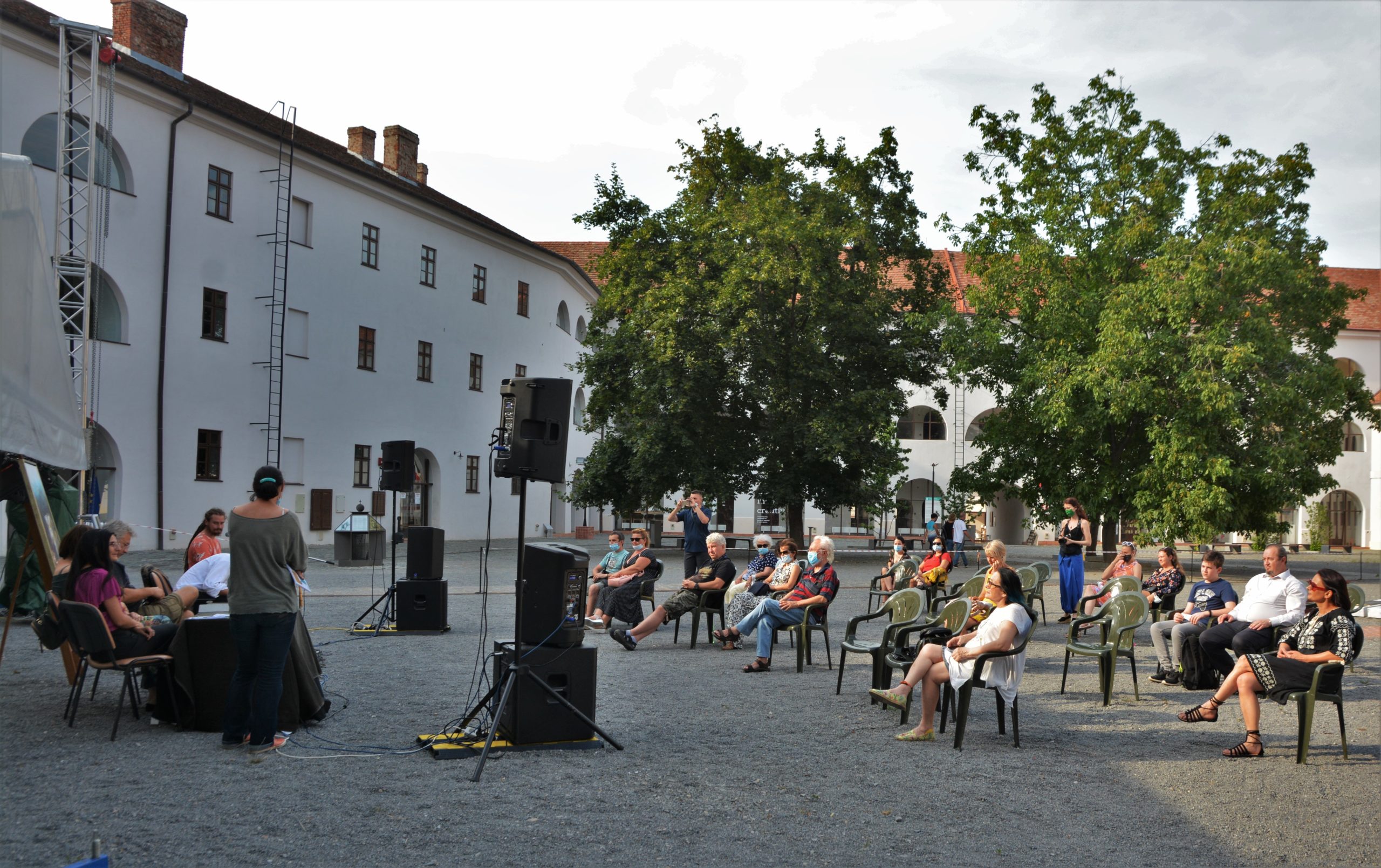lansare carte Bunavestire Delicioasă Ocolul pandemiei în 33 de cânturi (2)