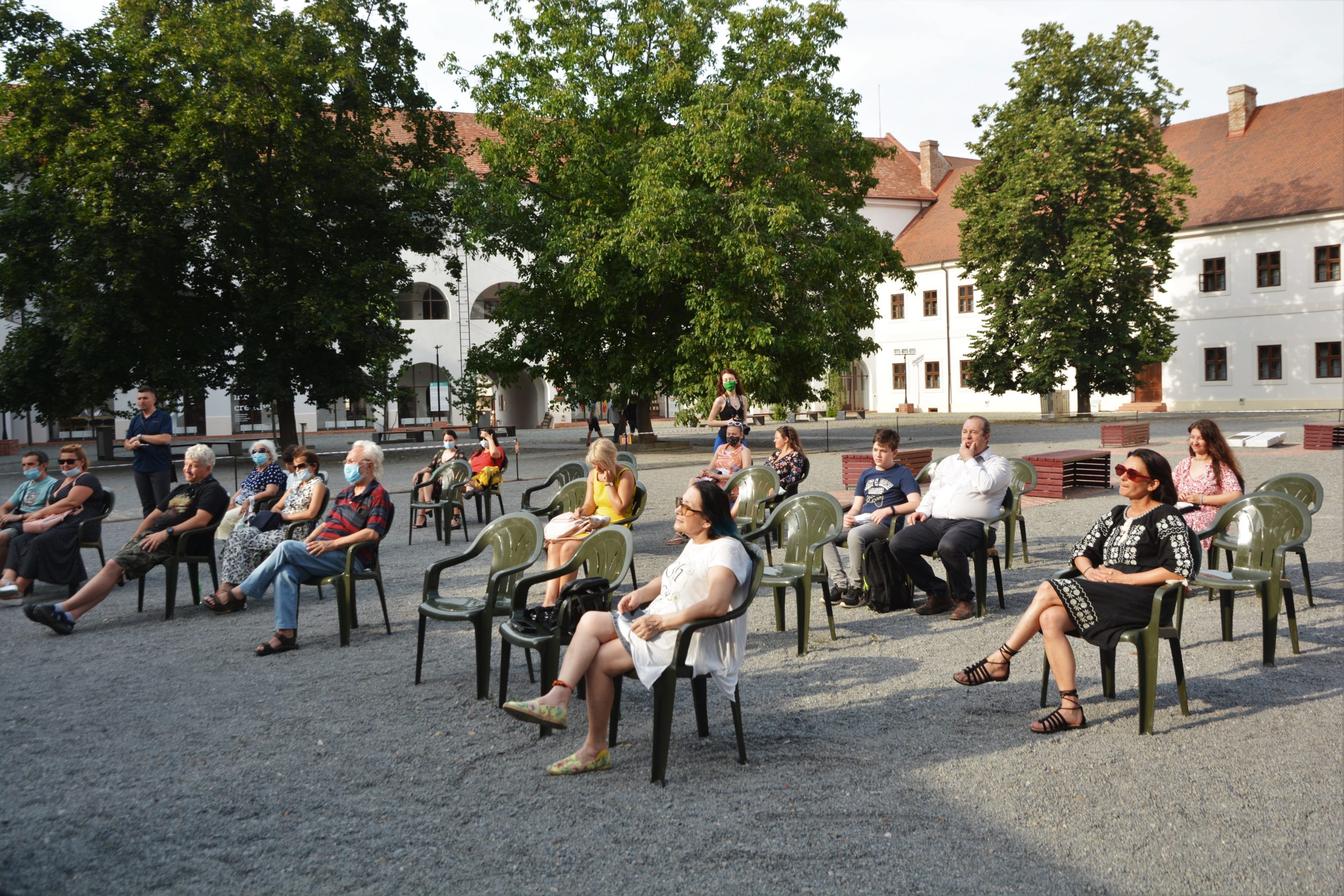 lansare carte Bunavestire Delicioasă Ocolul pandemiei în 33 de cânturi (3)