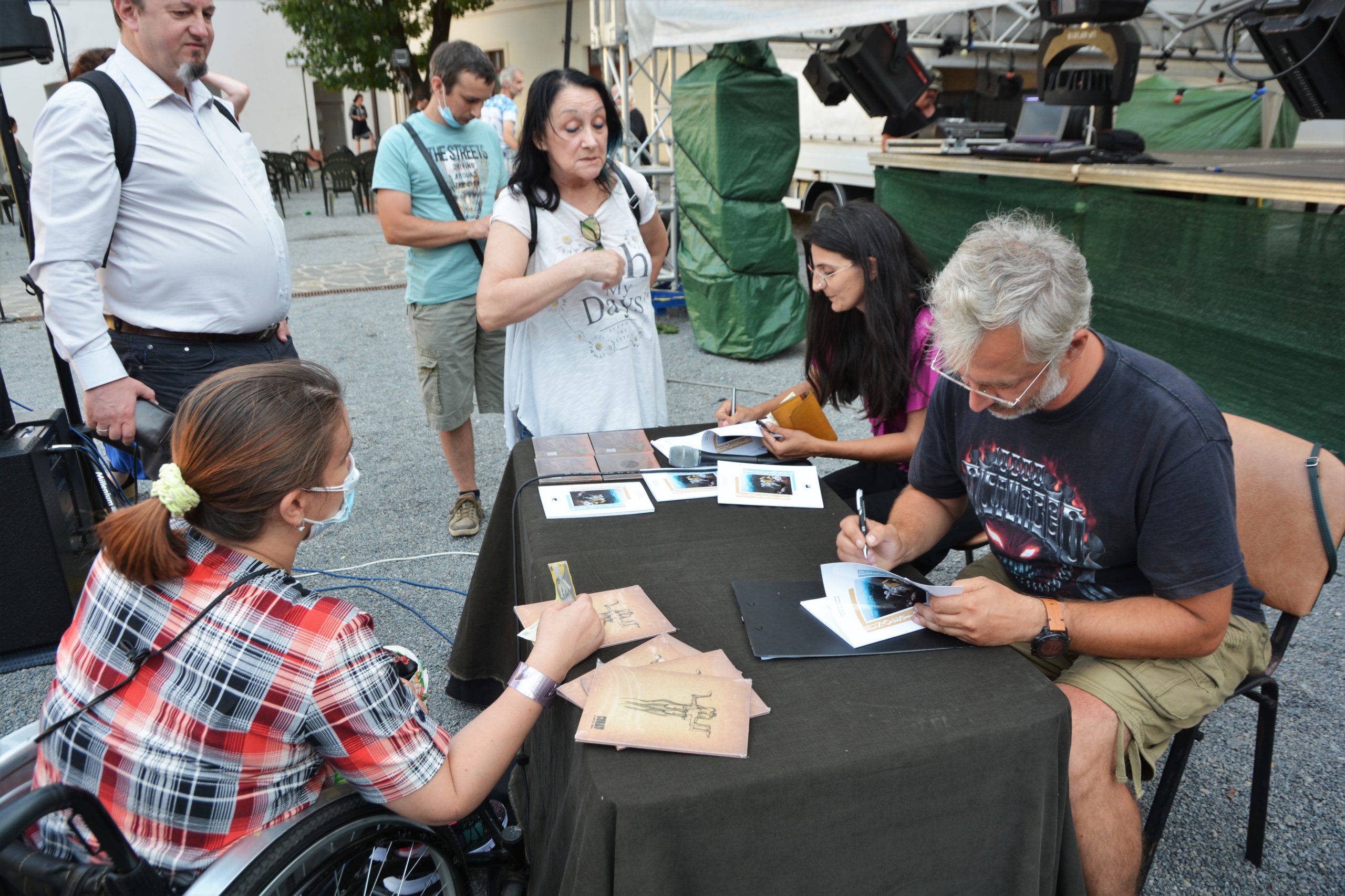 lansare carte Bunavestire Delicioasă Ocolul pandemiei în 33 de cânturi (57)