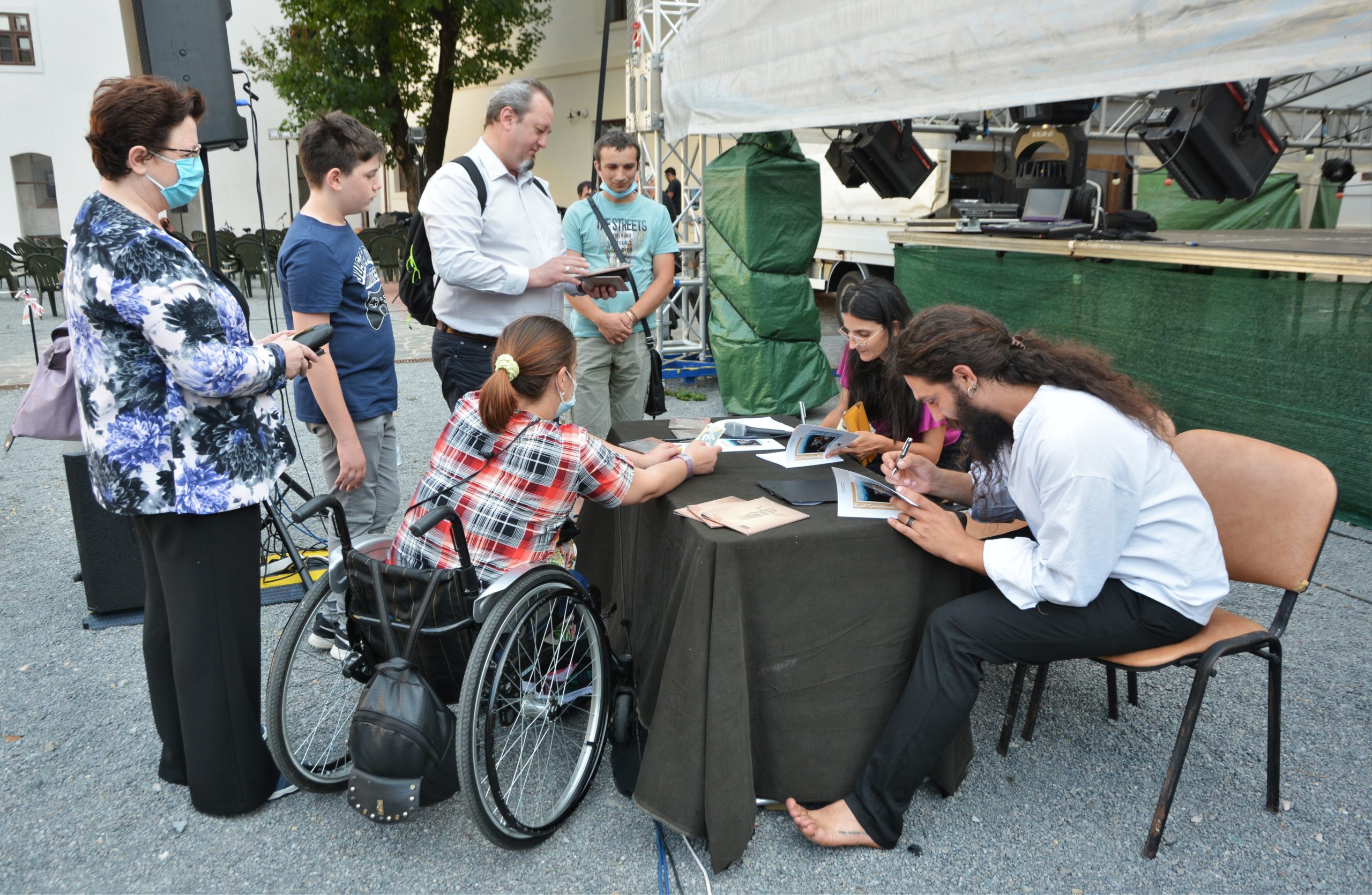 lansare carte Bunavestire Delicioasă Ocolul pandemiei în 33 de cânturi (60)