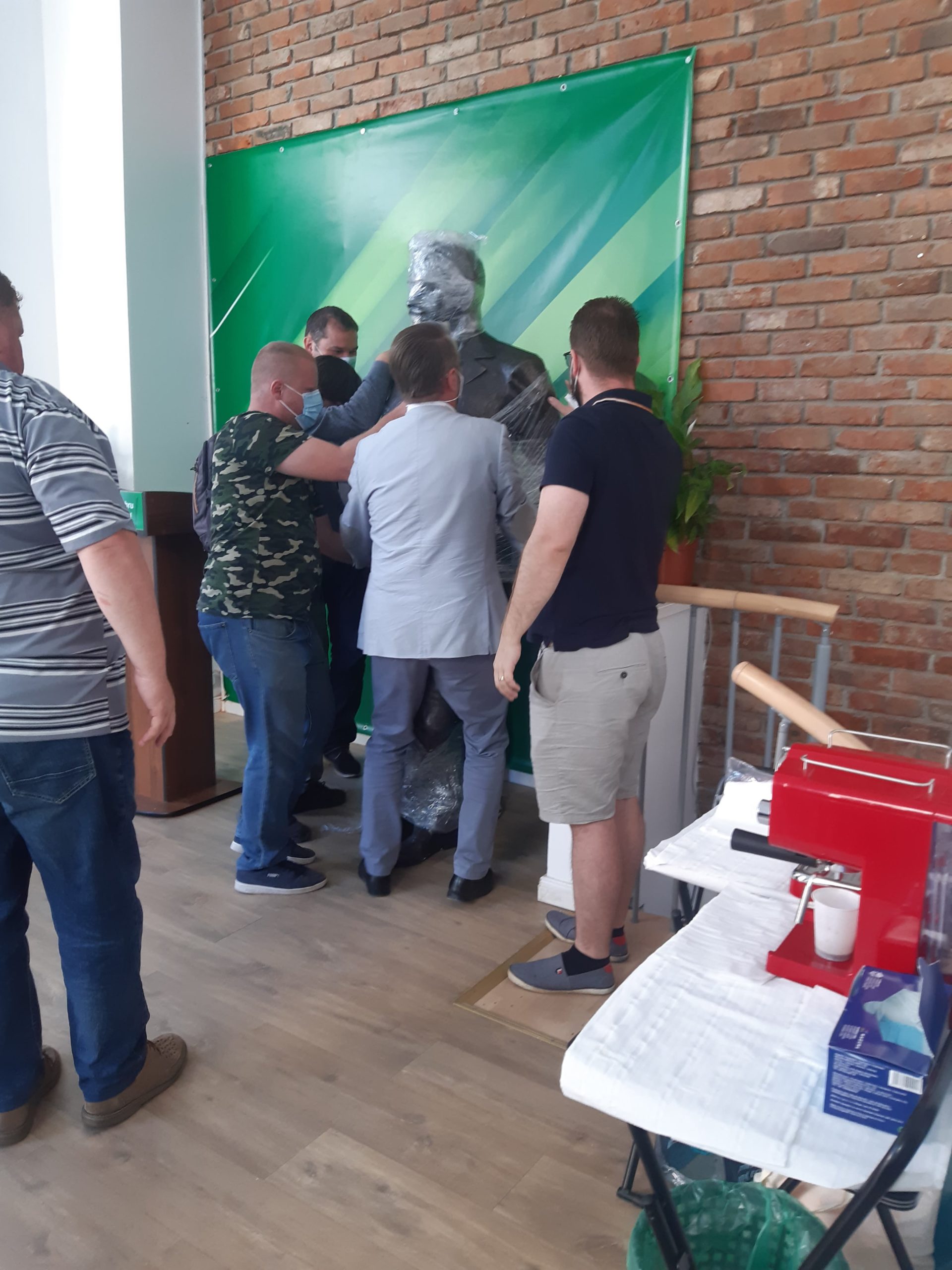 120161989_768657753912502_7120051302720522899_n