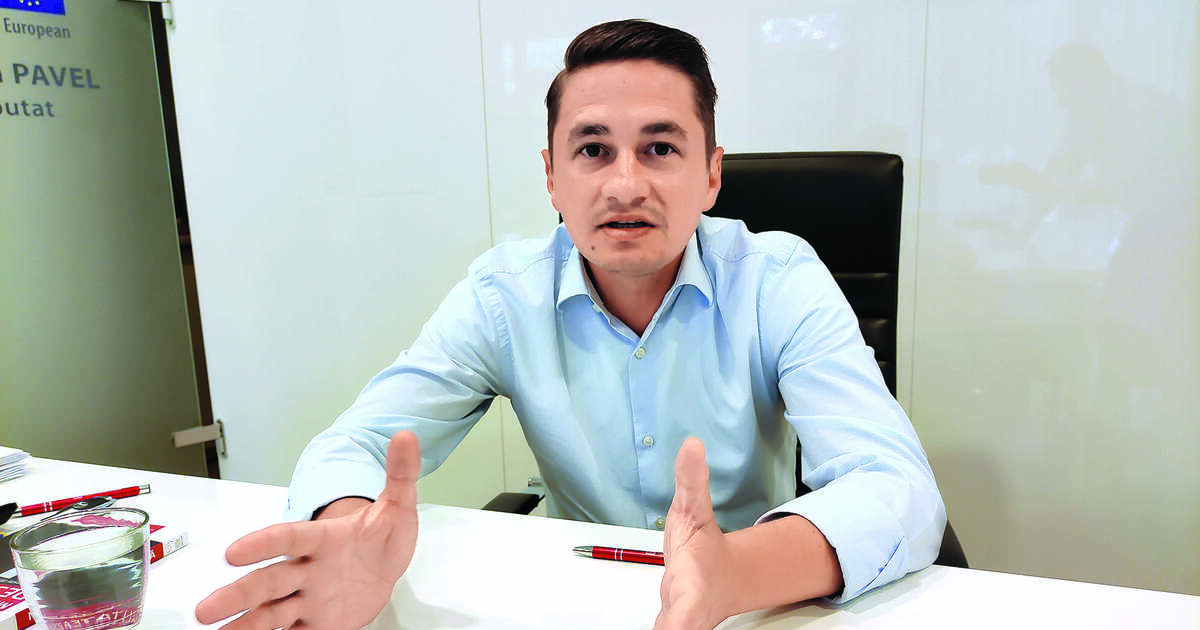 Dacă e ordin de la partid, se execută. Subprefectul Emilian Pavel și-a ...