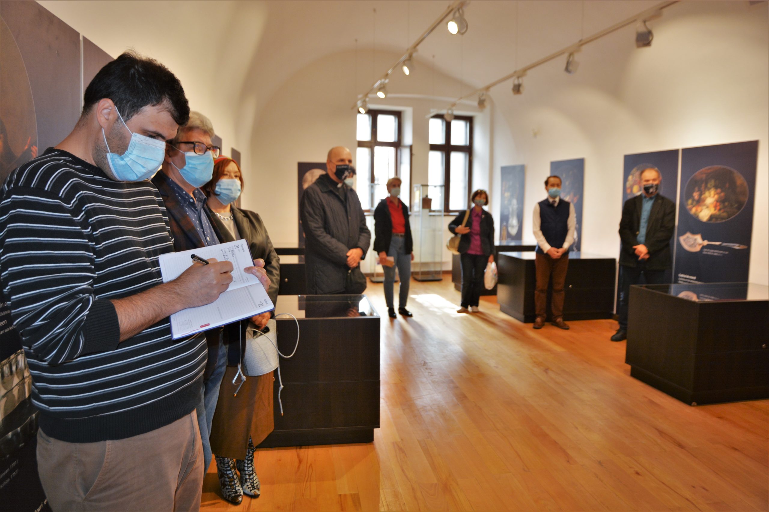 Bucătăria medievală. Răsfăț culinar la curtea principilor Transilvaniei (46)