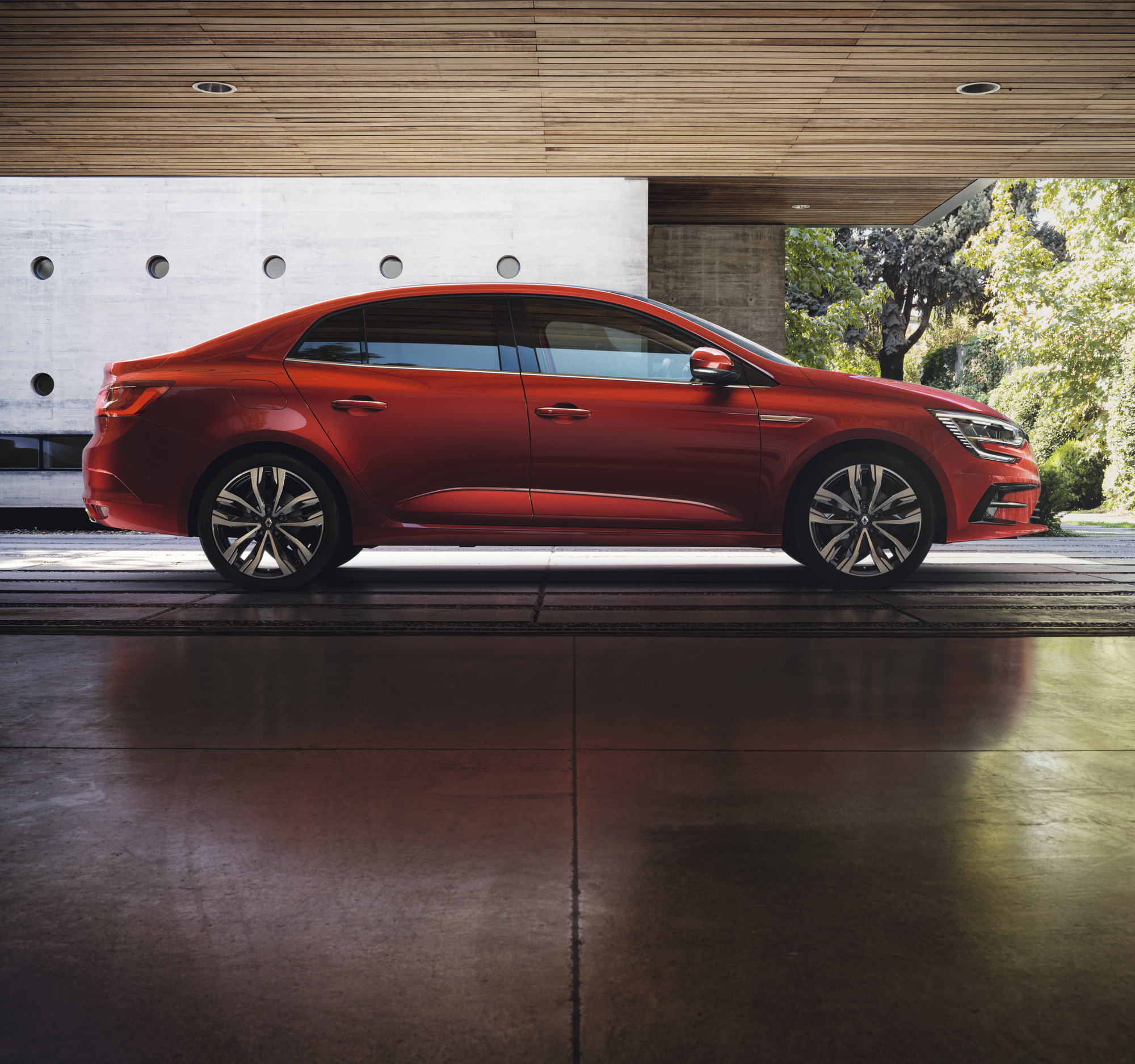RENAULT MEGANE IV SEDAN (LFF)