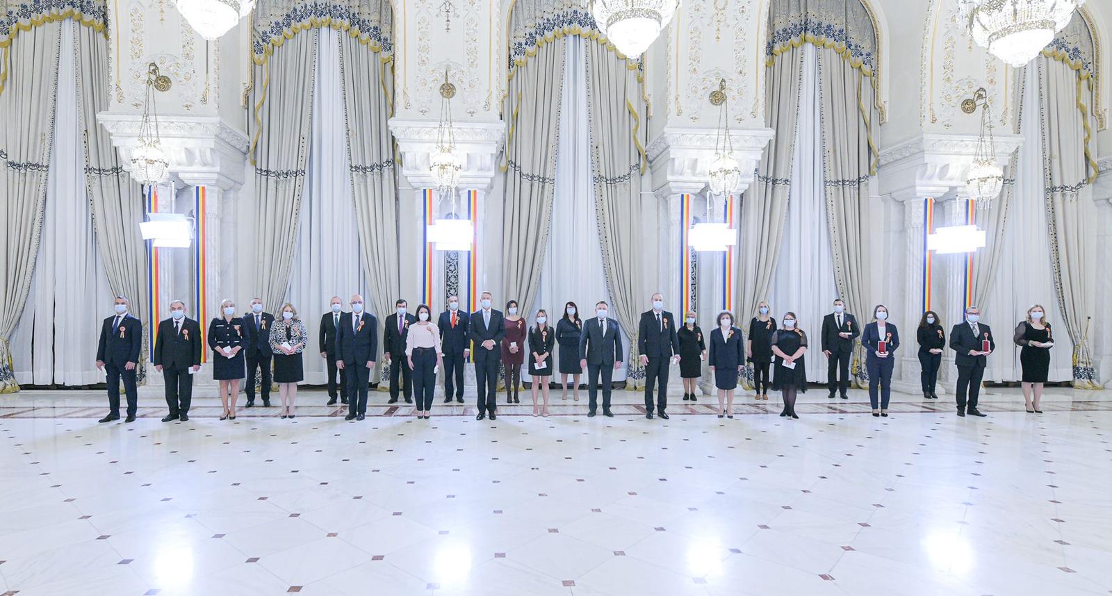 medici oradea decorati presedinte (5)