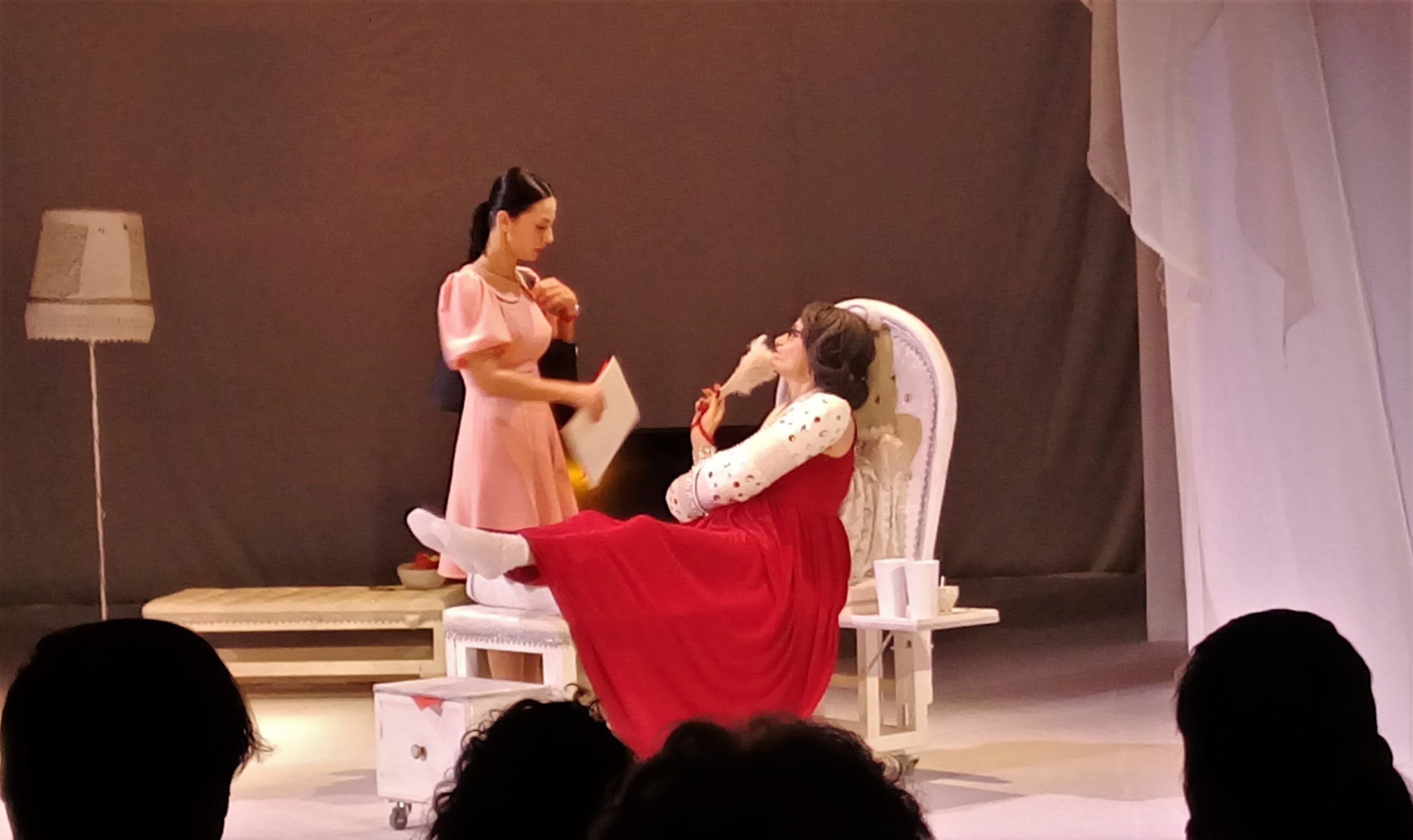 trei femei inalte (2)