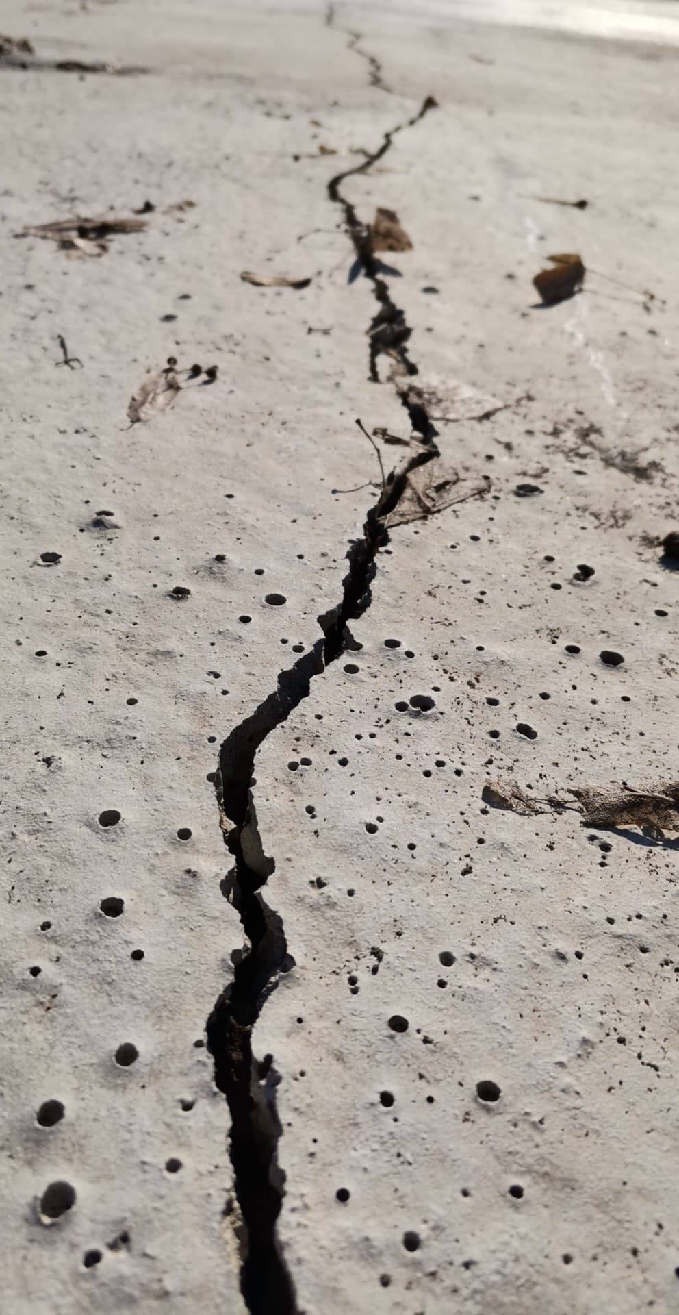 Fisuri Parcarea subterană Independenței (6)