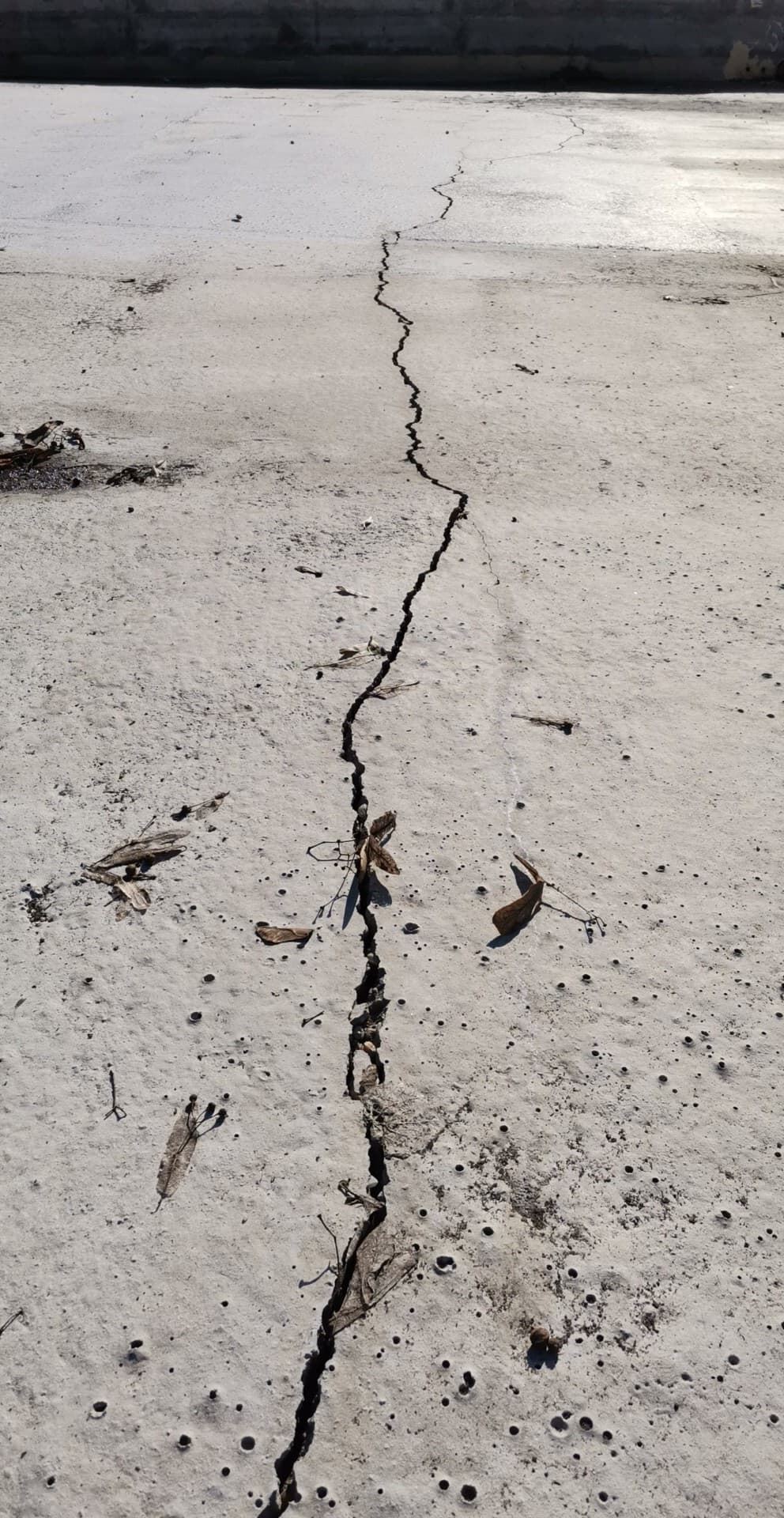 Fisuri Parcarea subterană Independenței (8)