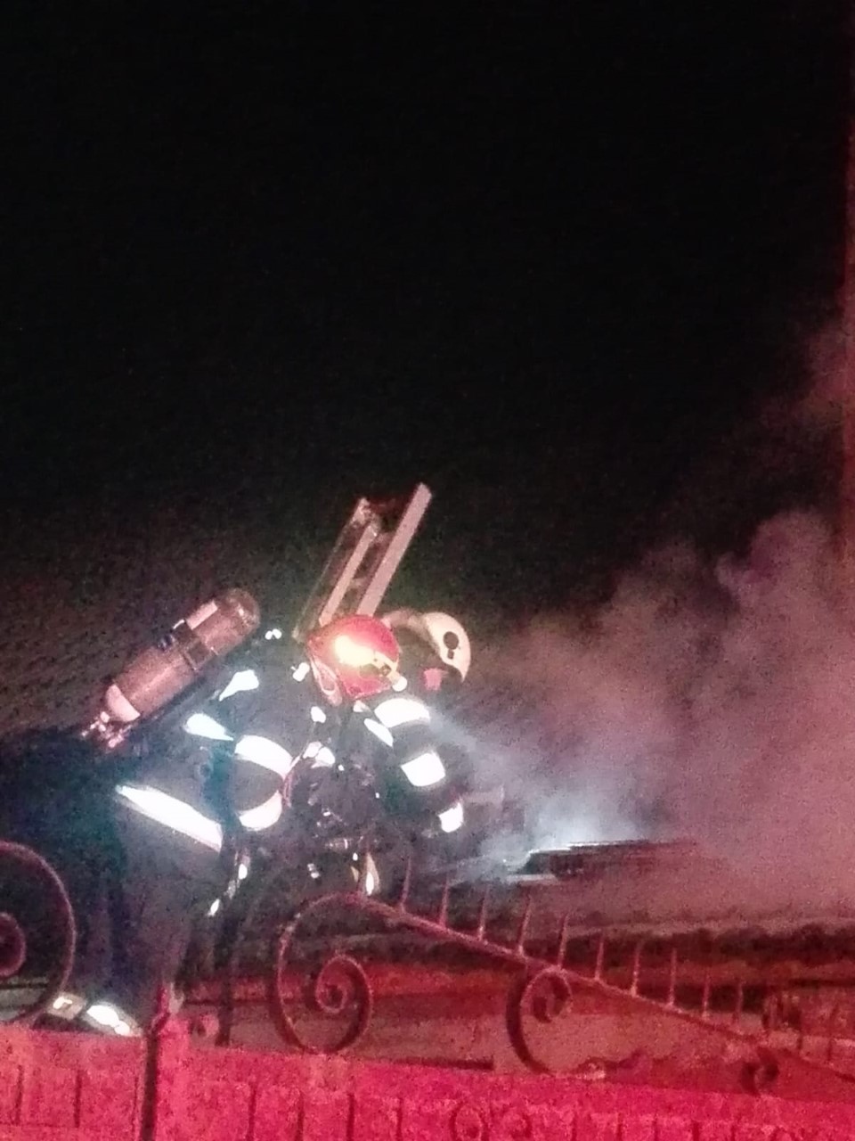 incendiu locuinta apateu (8)