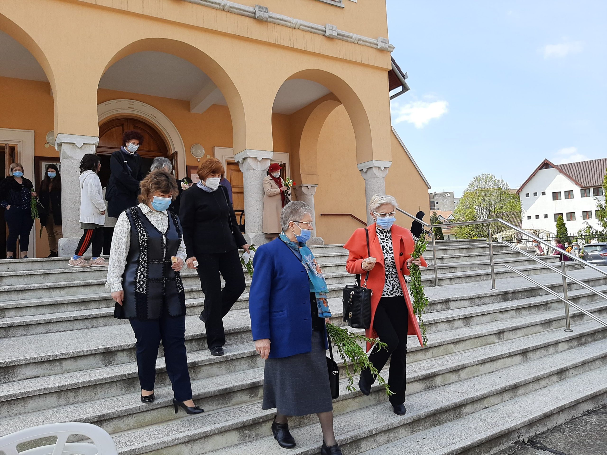 177522934_216378493592215_473988852593434531_n