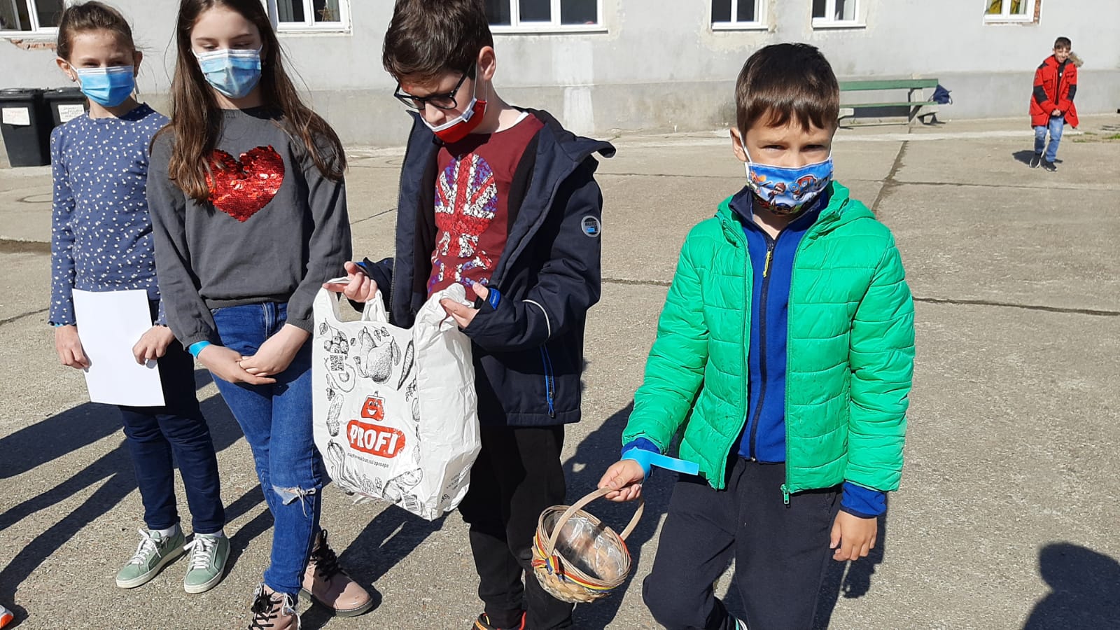 b3dc3f44-9d94-4bd8-bf1f-8bb69ce0dab3