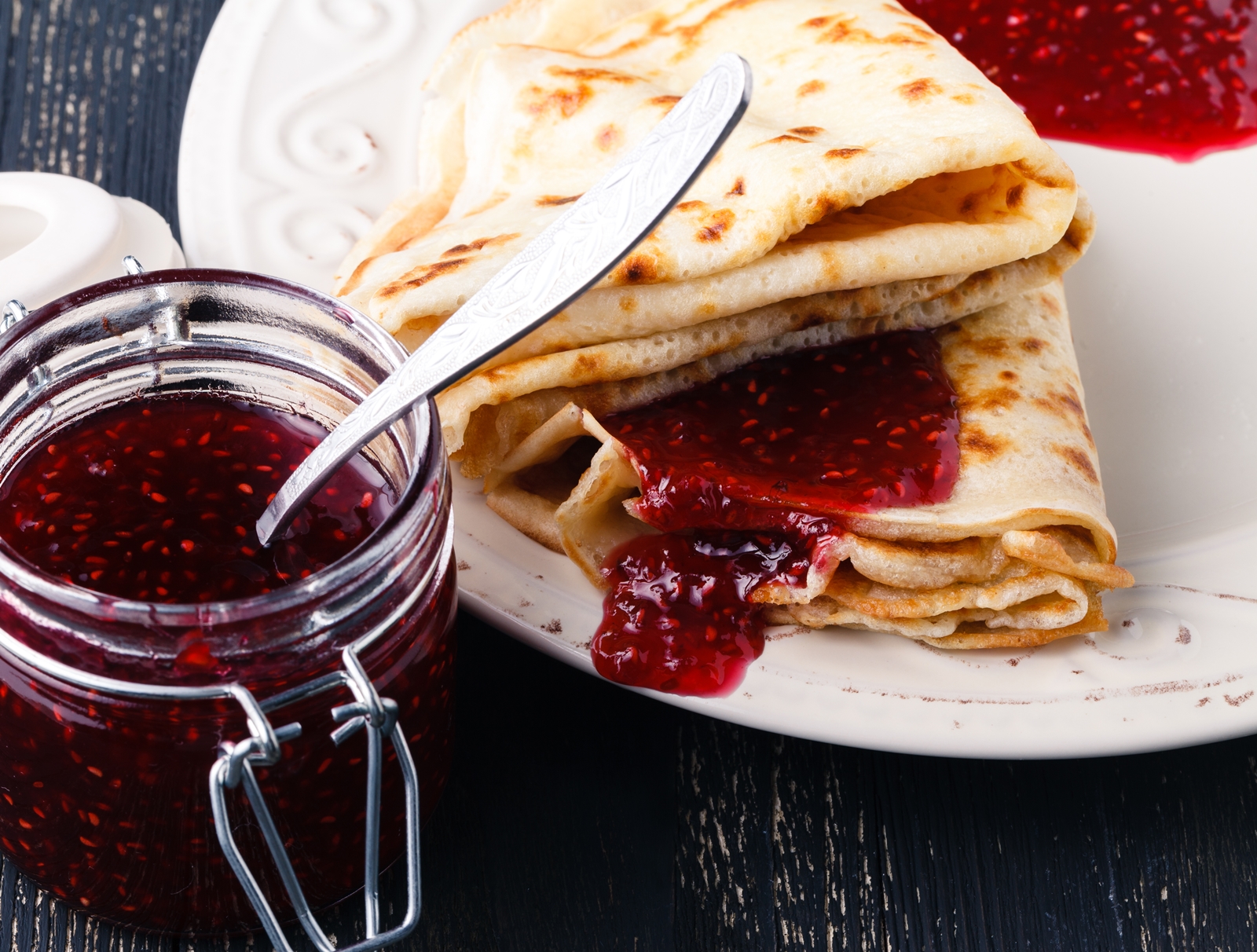 12. Clatite cu fructe de padure