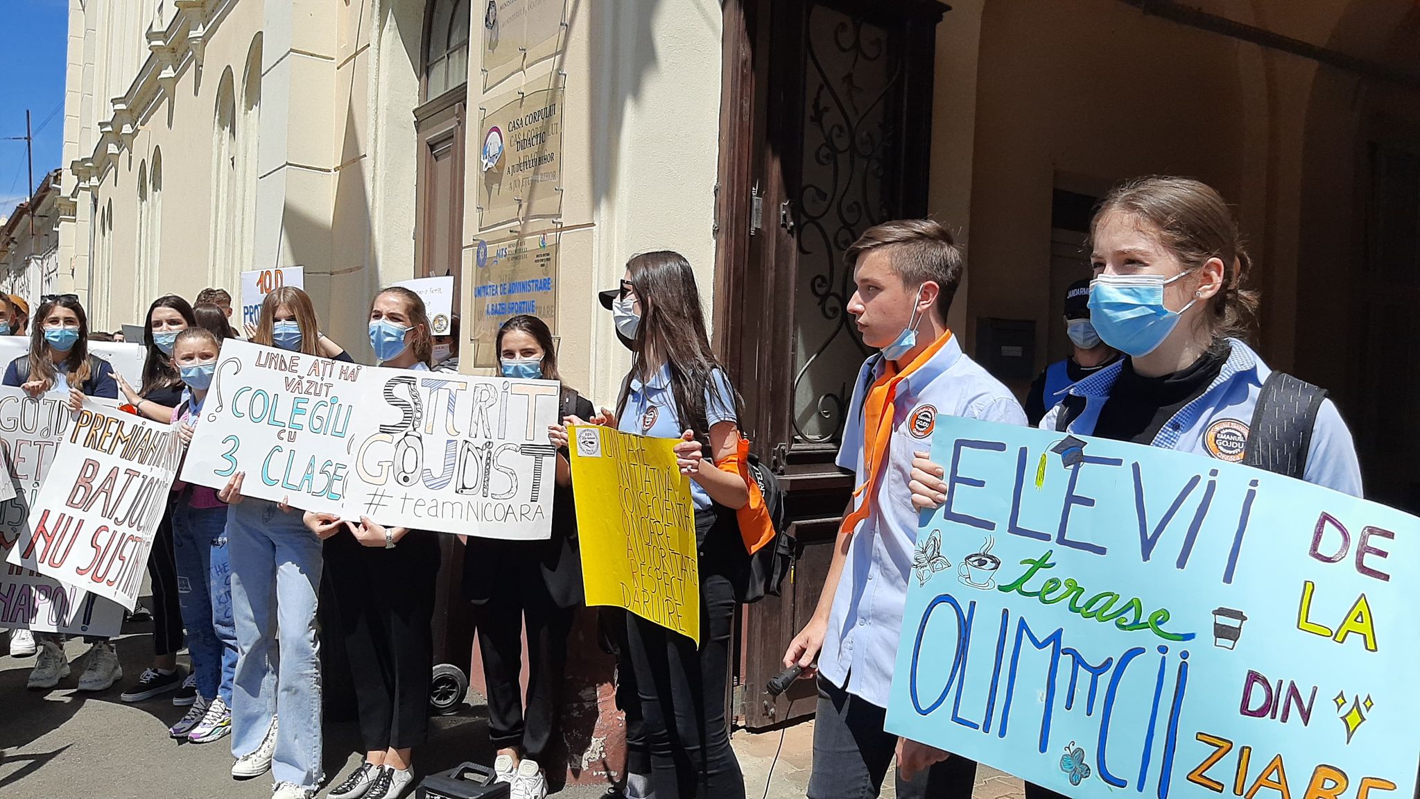 protest elevi gojdu nicoara oradea (3)