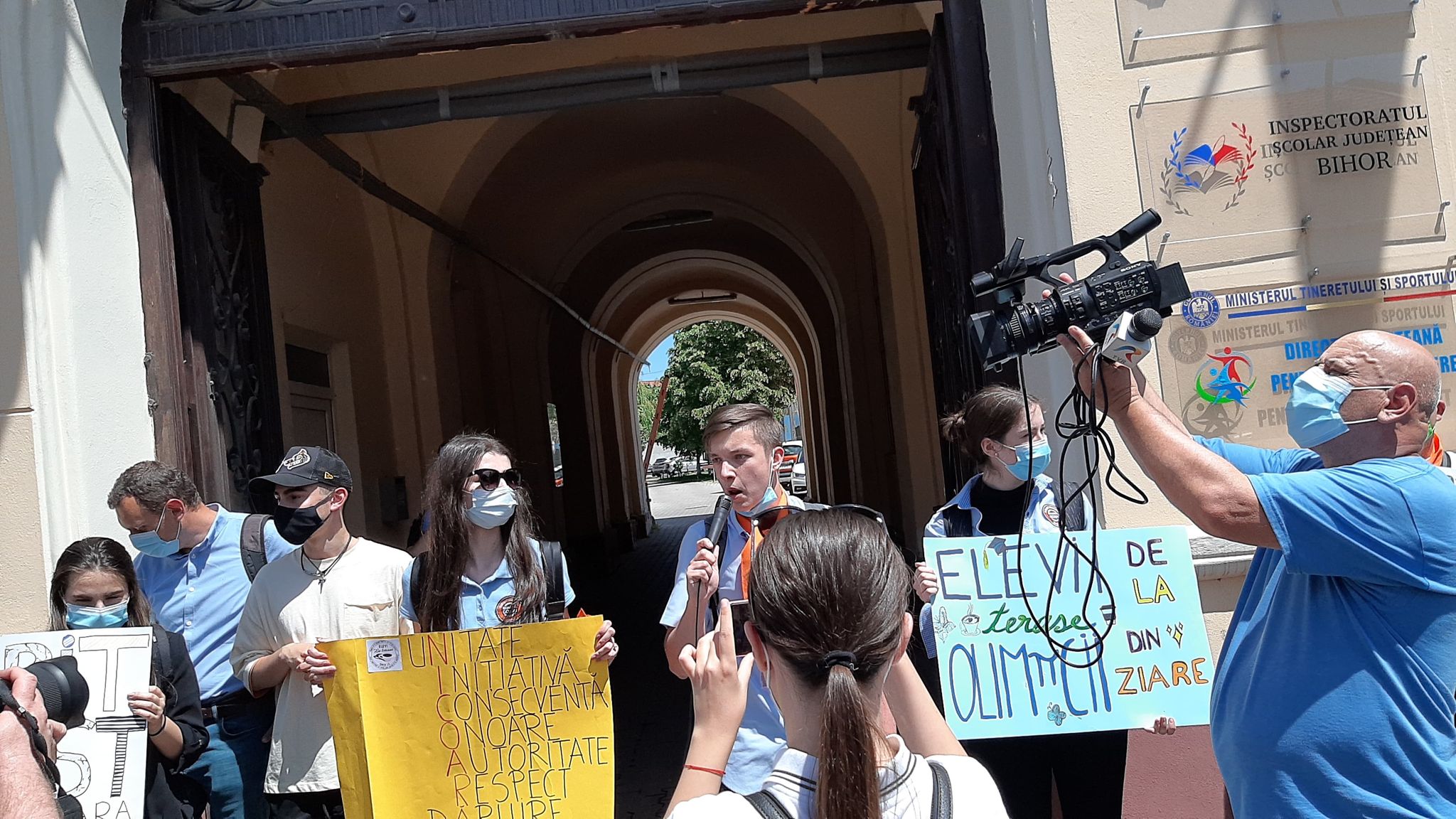 protest elevi gojdu nicoara oradea (5)