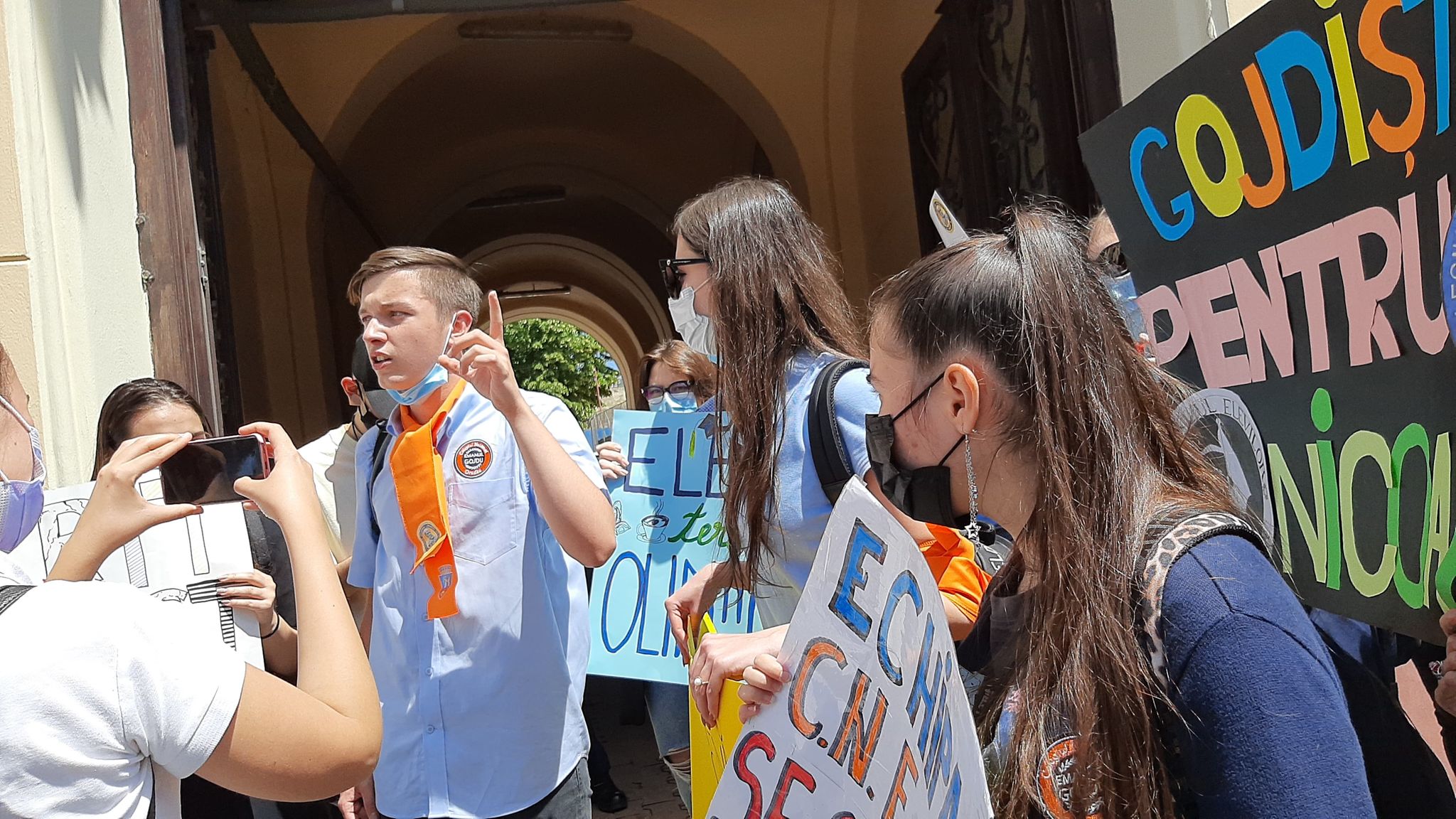 protest elevi gojdu nicoara oradea (38)