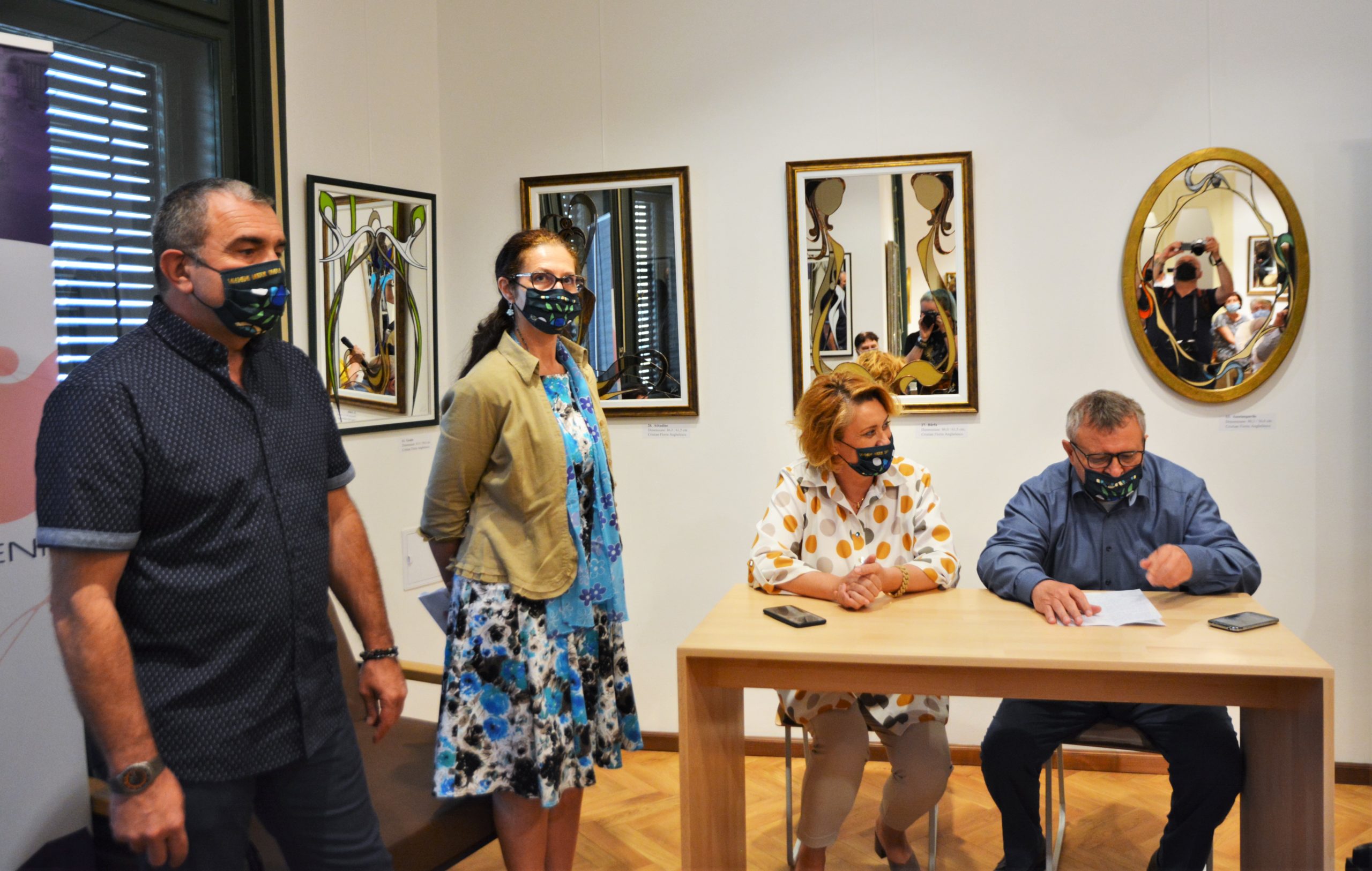 „Glass Nouveau - Portaluri oglinzi vitrate” (32)