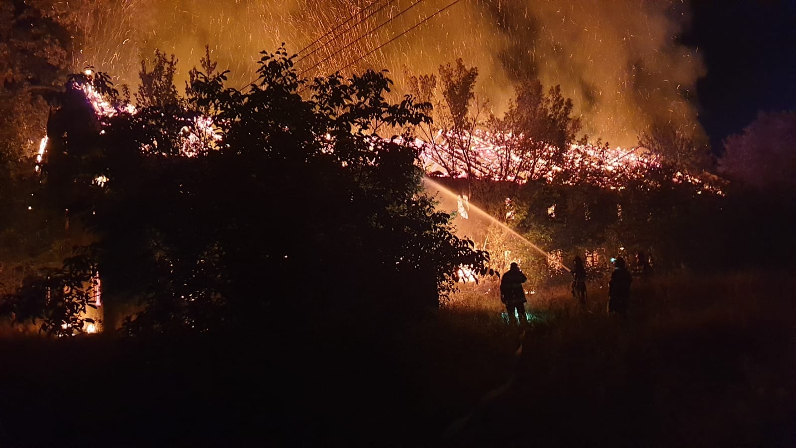 incendiu valea lui mihai fabrica tutun (5)