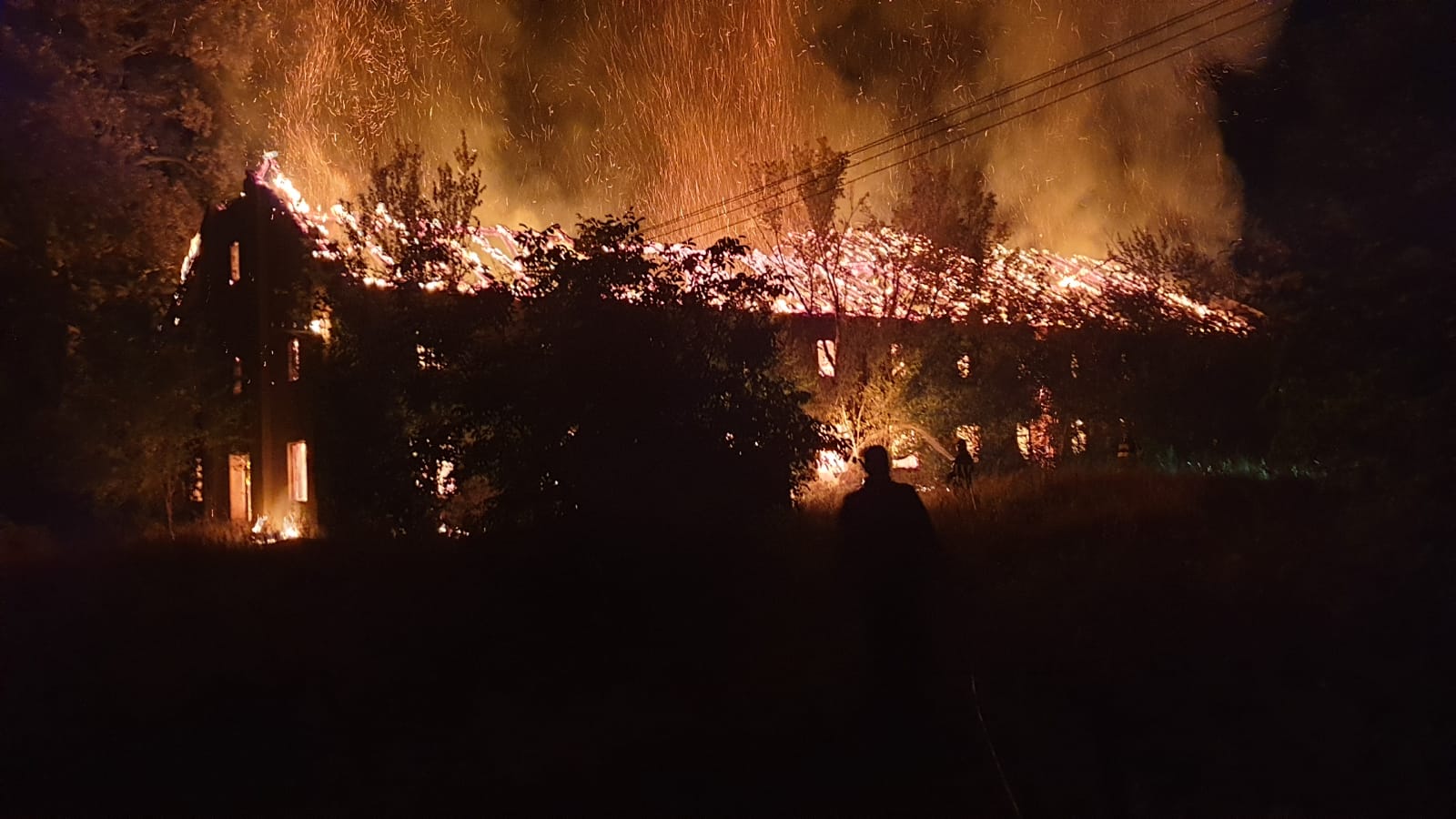 incendiu valea lui mihai fabrica tutun (7)