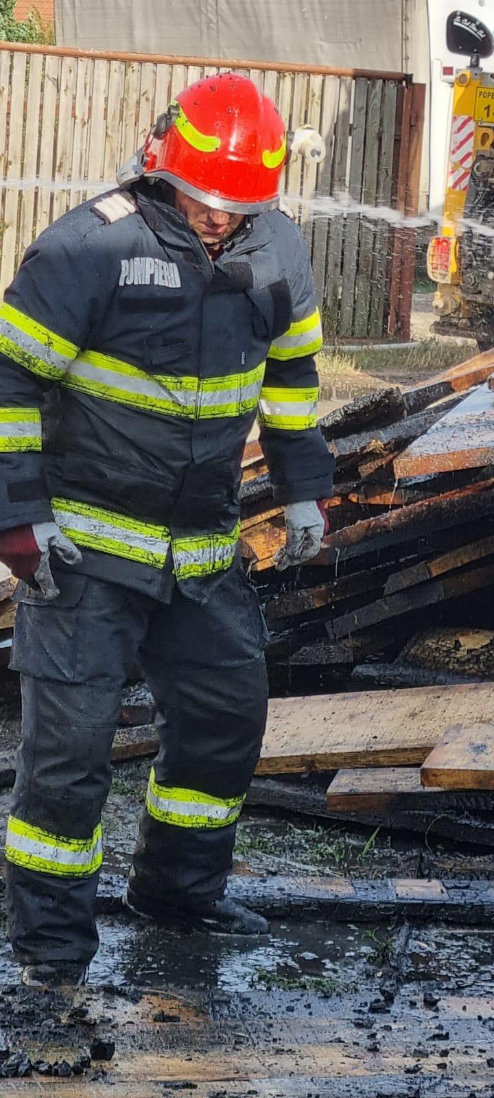 incendiu fabrica de mobila (5)