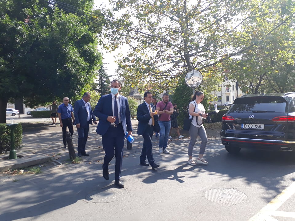 239709606_384843929830619_3462406895064455284_n