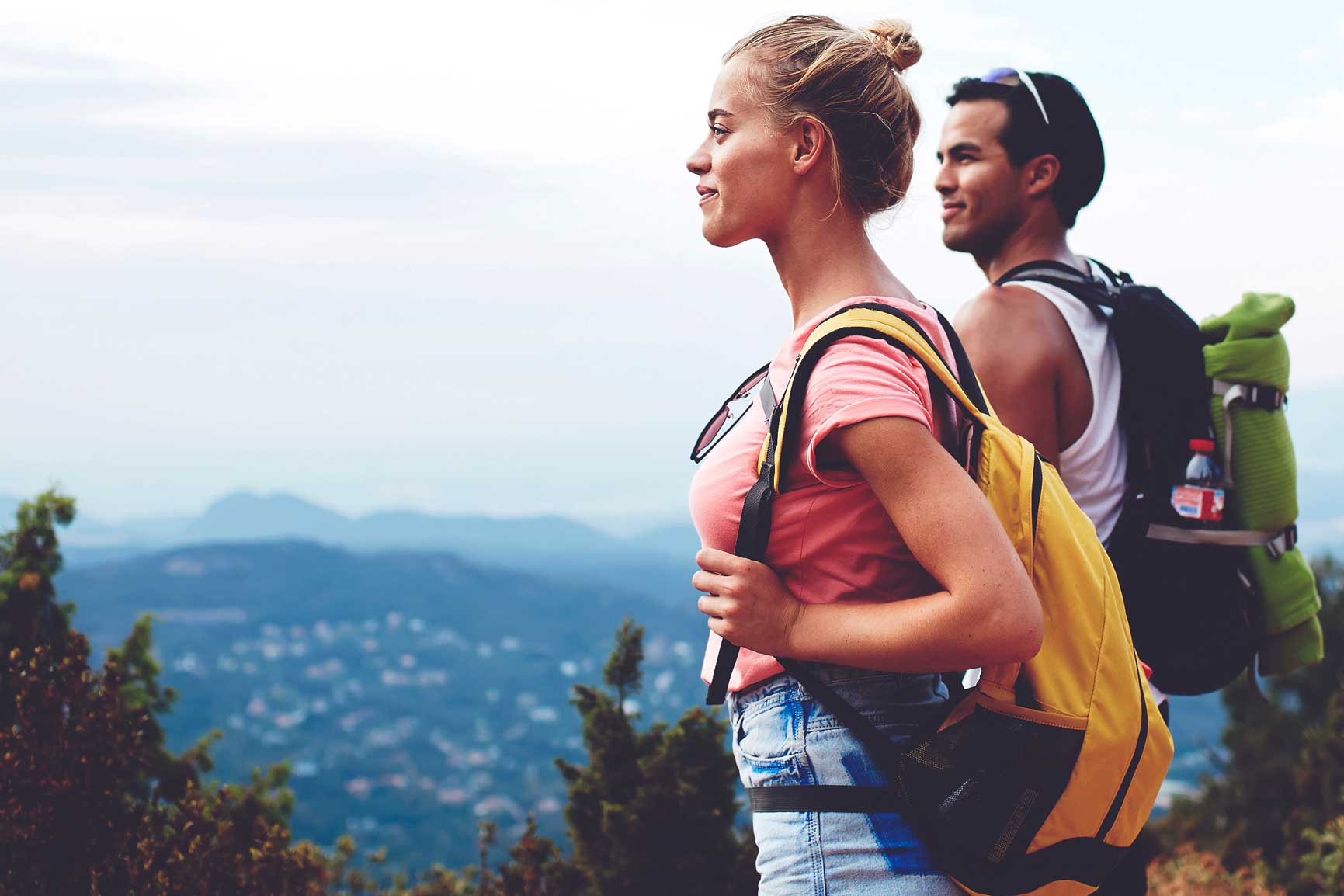 Mr-Jeff_Lifestyle_People_Couple-in-mountain_01