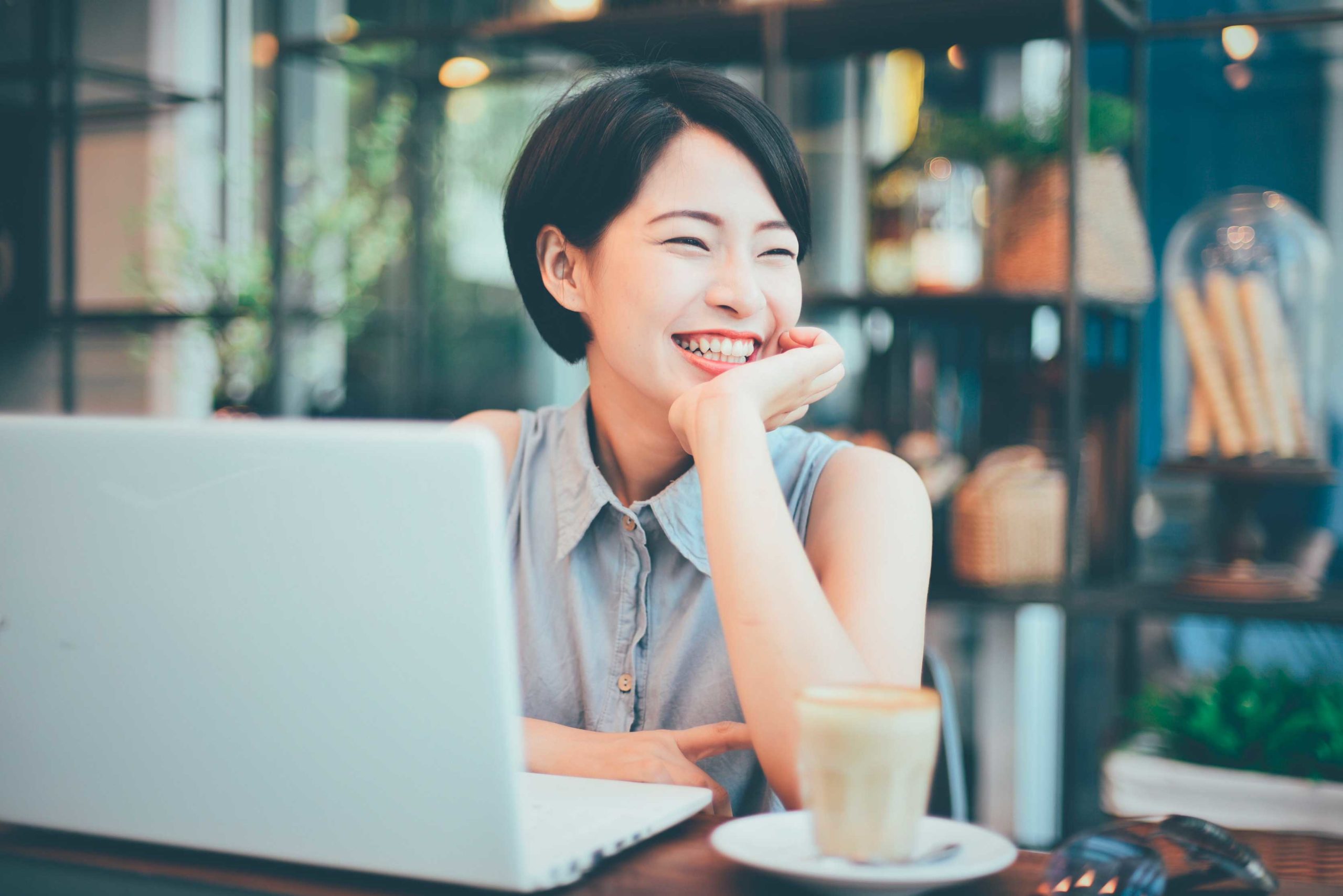 Mr-Jeff_Lifestyle_People_With-laptop_02