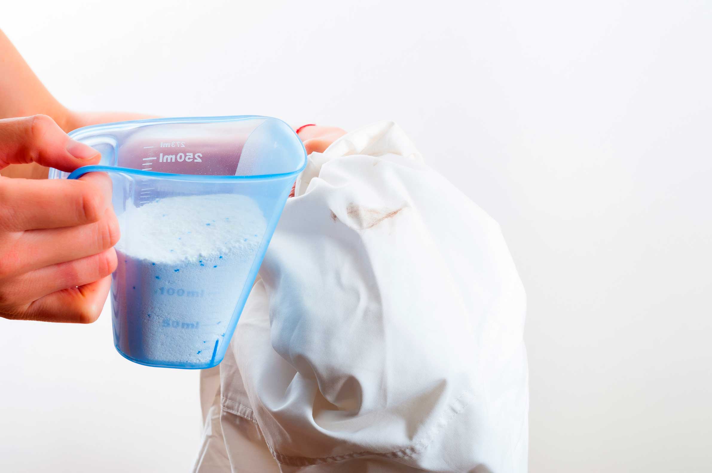 Mr-Jeff_Lifestyle_Services_stained-clothes_01