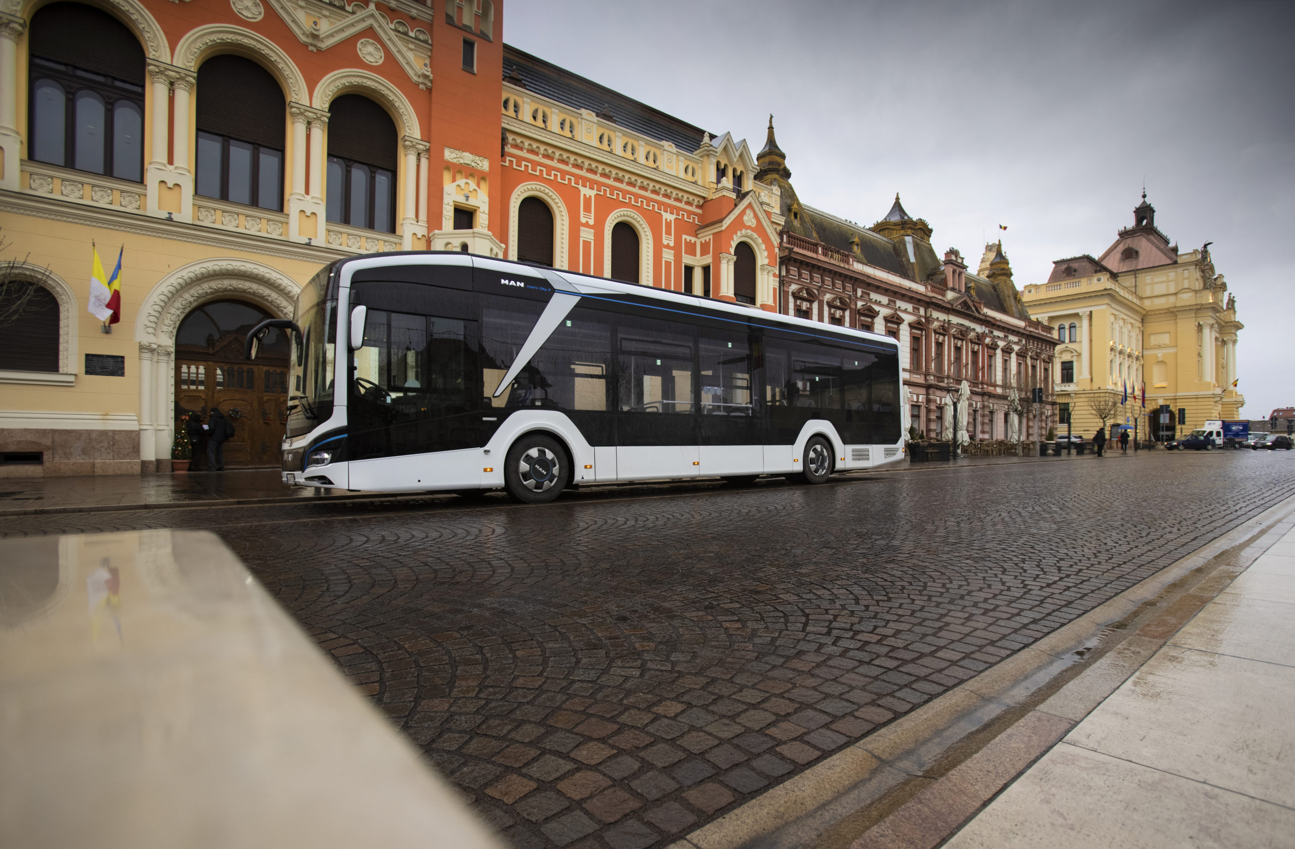 Man ORADEA BUS 015