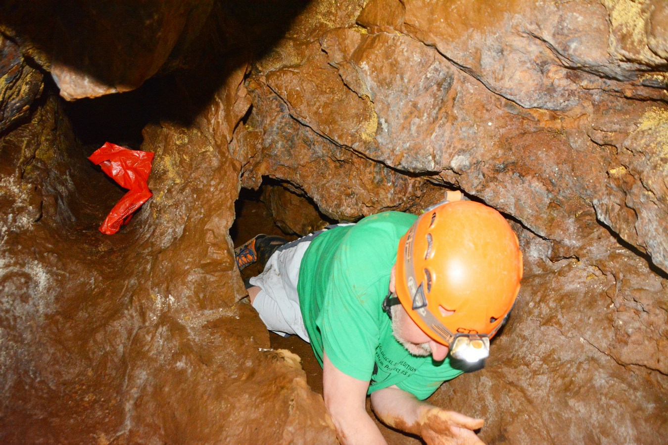 Peștera de la Cascada Bohodei, Munții Bihor, fotografie de Maliwan Vălenaș, 2021_