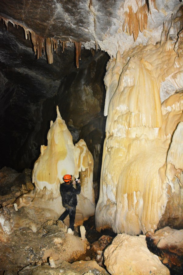 Peștera de la Colibi, Munții Bihor, fotografie de Liviu Vălenaș, 2021. (2)