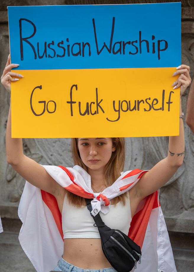 Dozens of Ukrainians march in Mexico in rejection of the Russian attack
