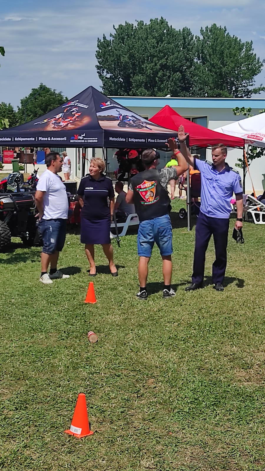 3cb76988-c590-4fcb-b210-f8c6f00e9356