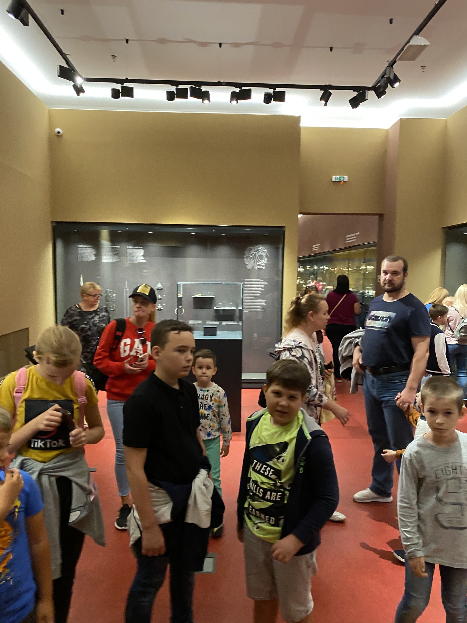 ucraineni la muzeu12