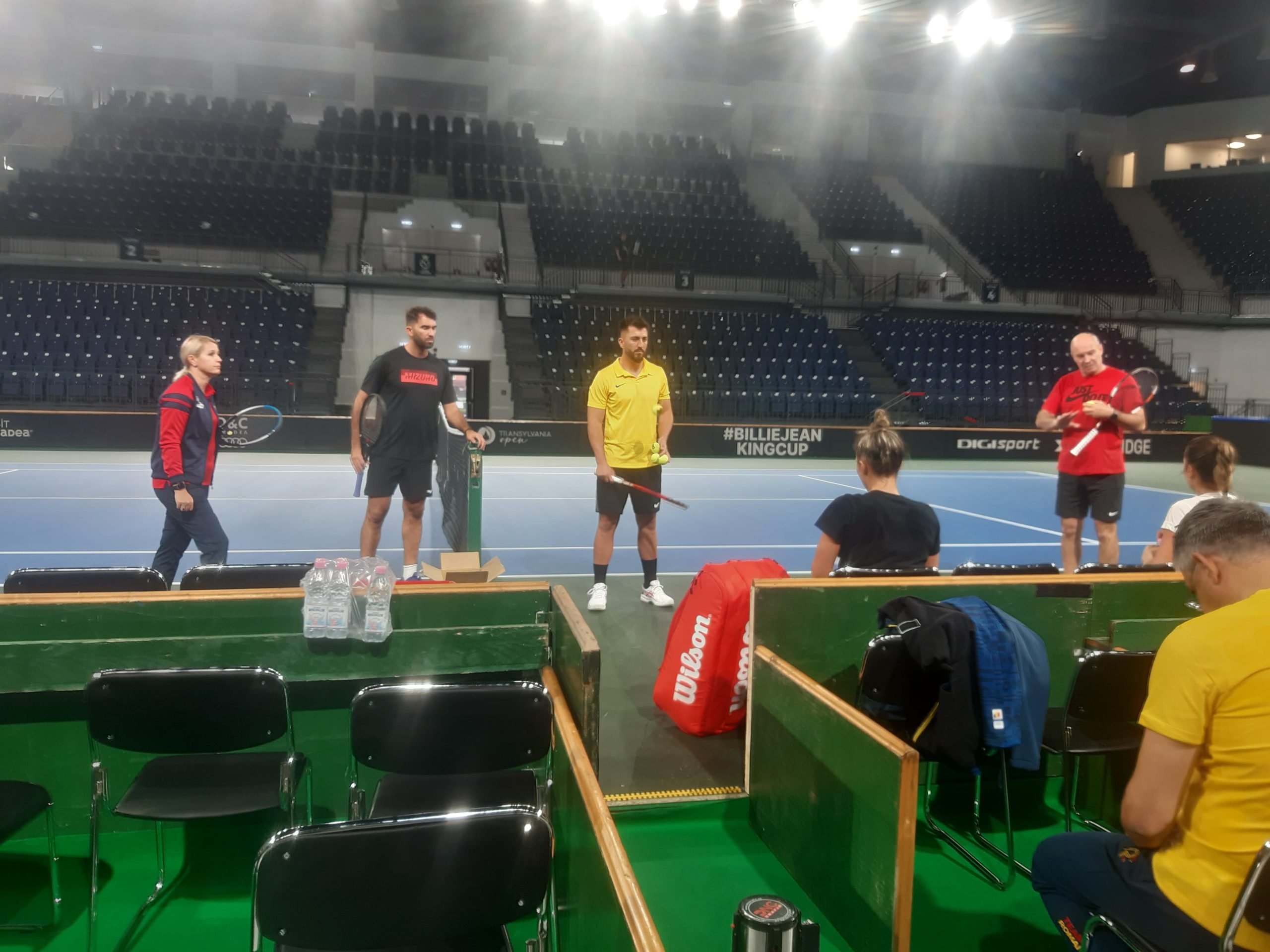 FOTO: Echipa de tenis feminin a României la Oradea Arena, 07.11.2022