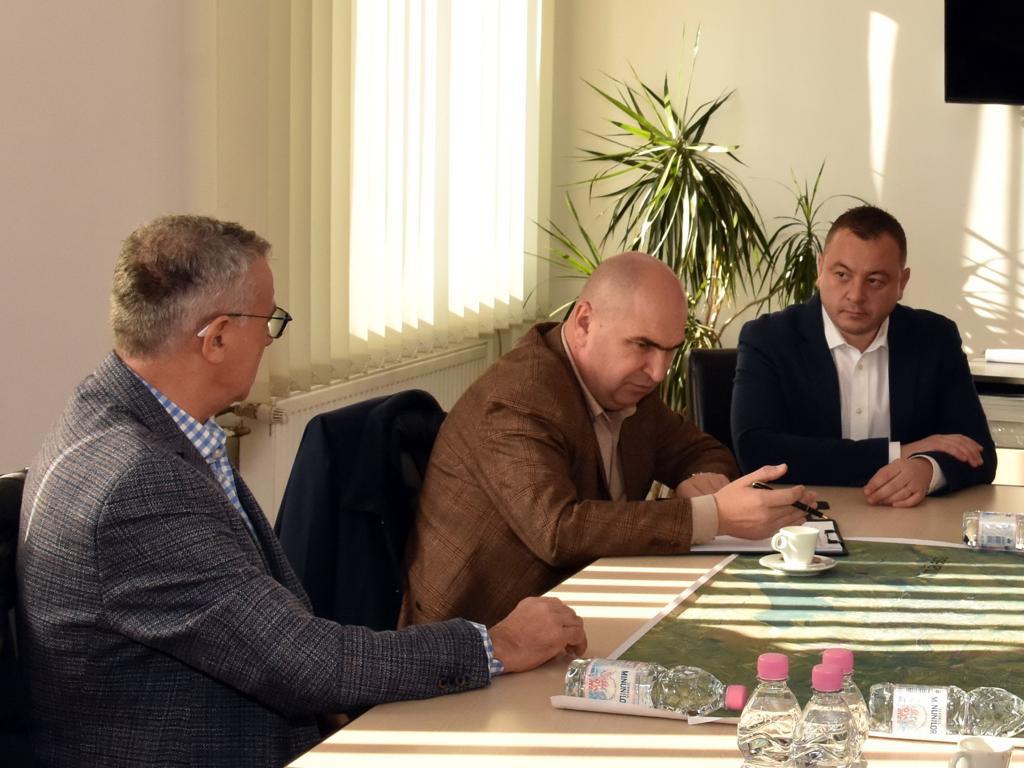 FOTO: Ilie Bolojan a semnat contractul de construcție a centurii Beiuș, 04.02.2023