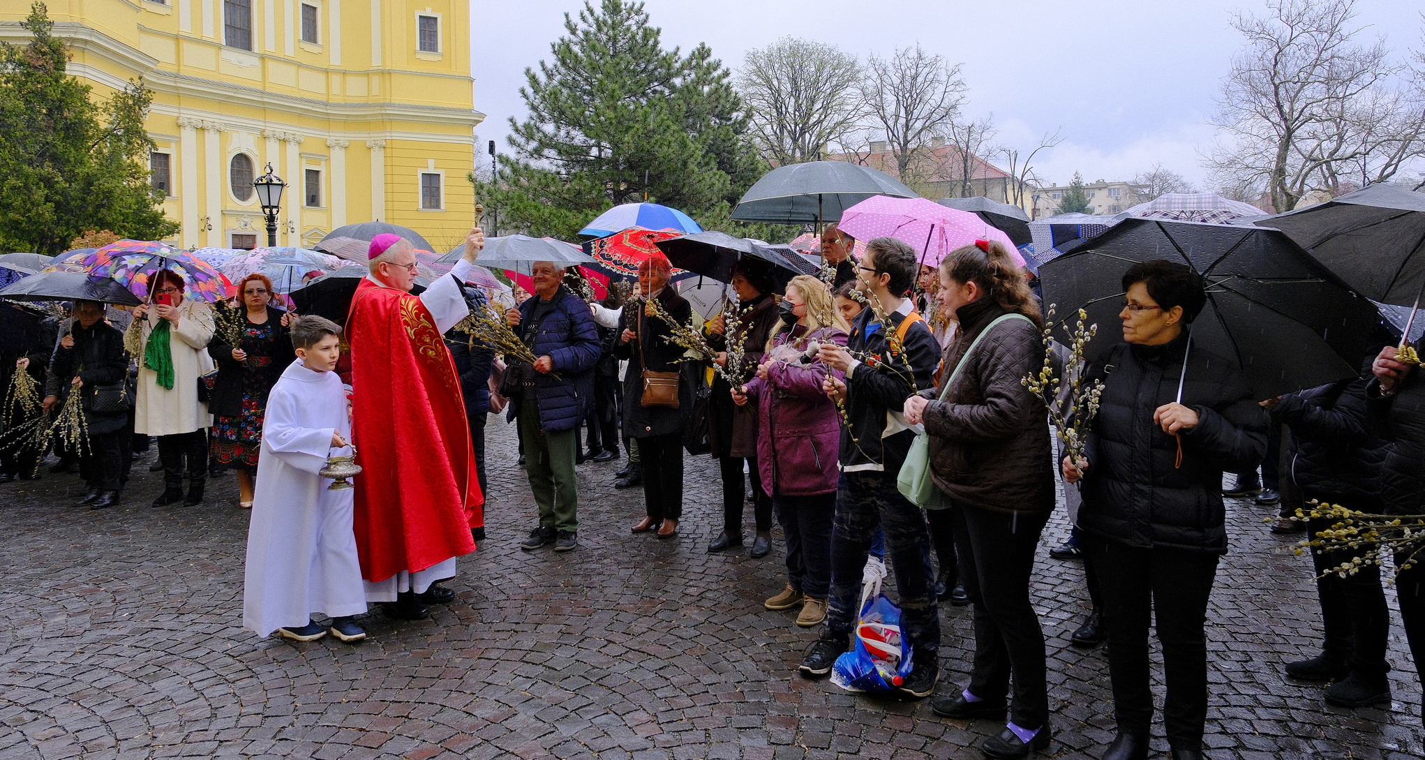 FOTO: Duminica Floriilor la credincioșii romano-catolici din Oradea 2.04.2023