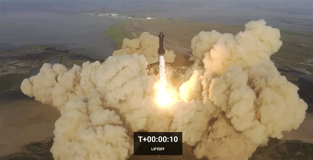 FOTO: Racheta SpaceX a explodat în zbor 20.04.2023