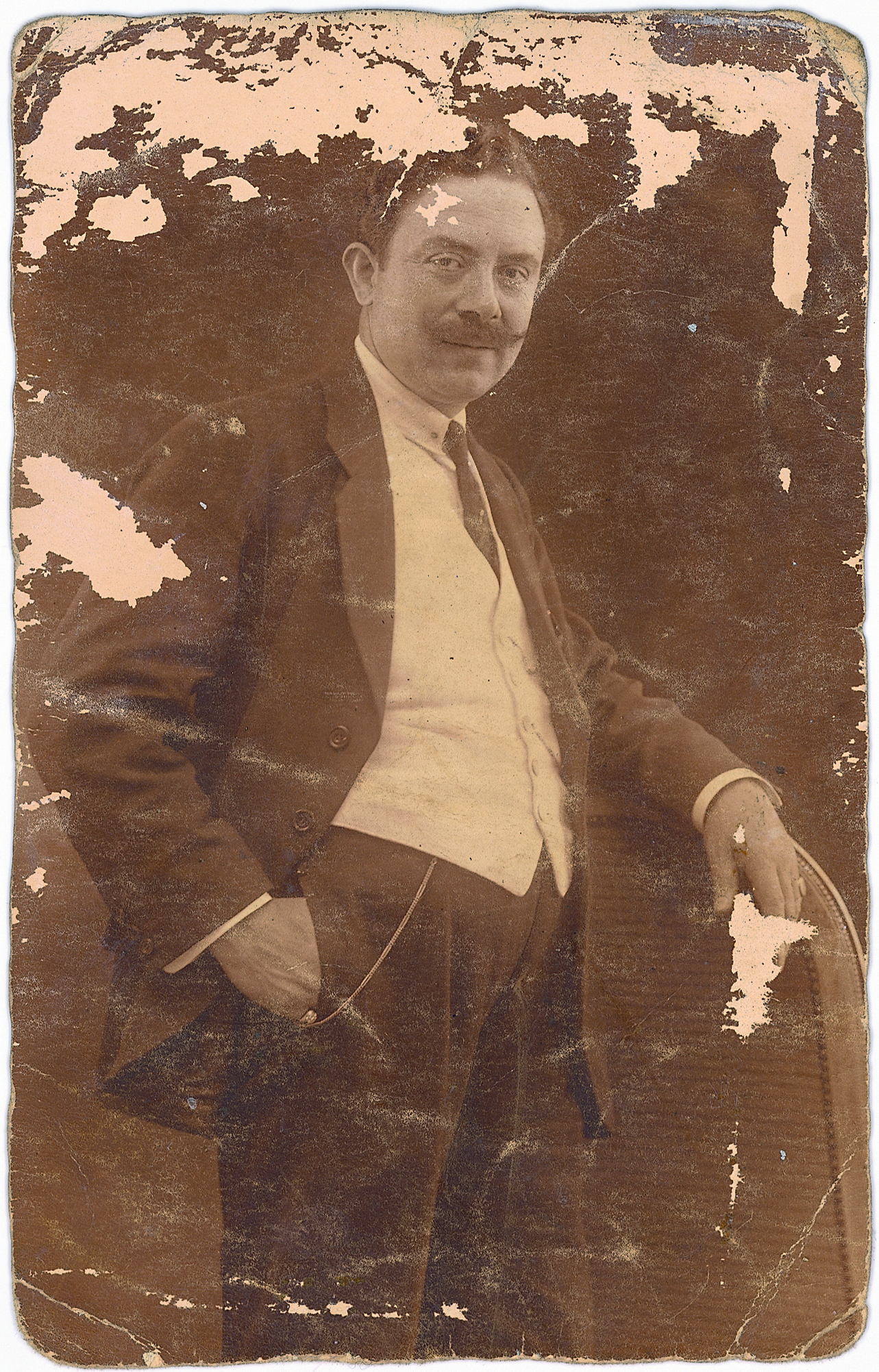 13. Leonidas Kestekides photo