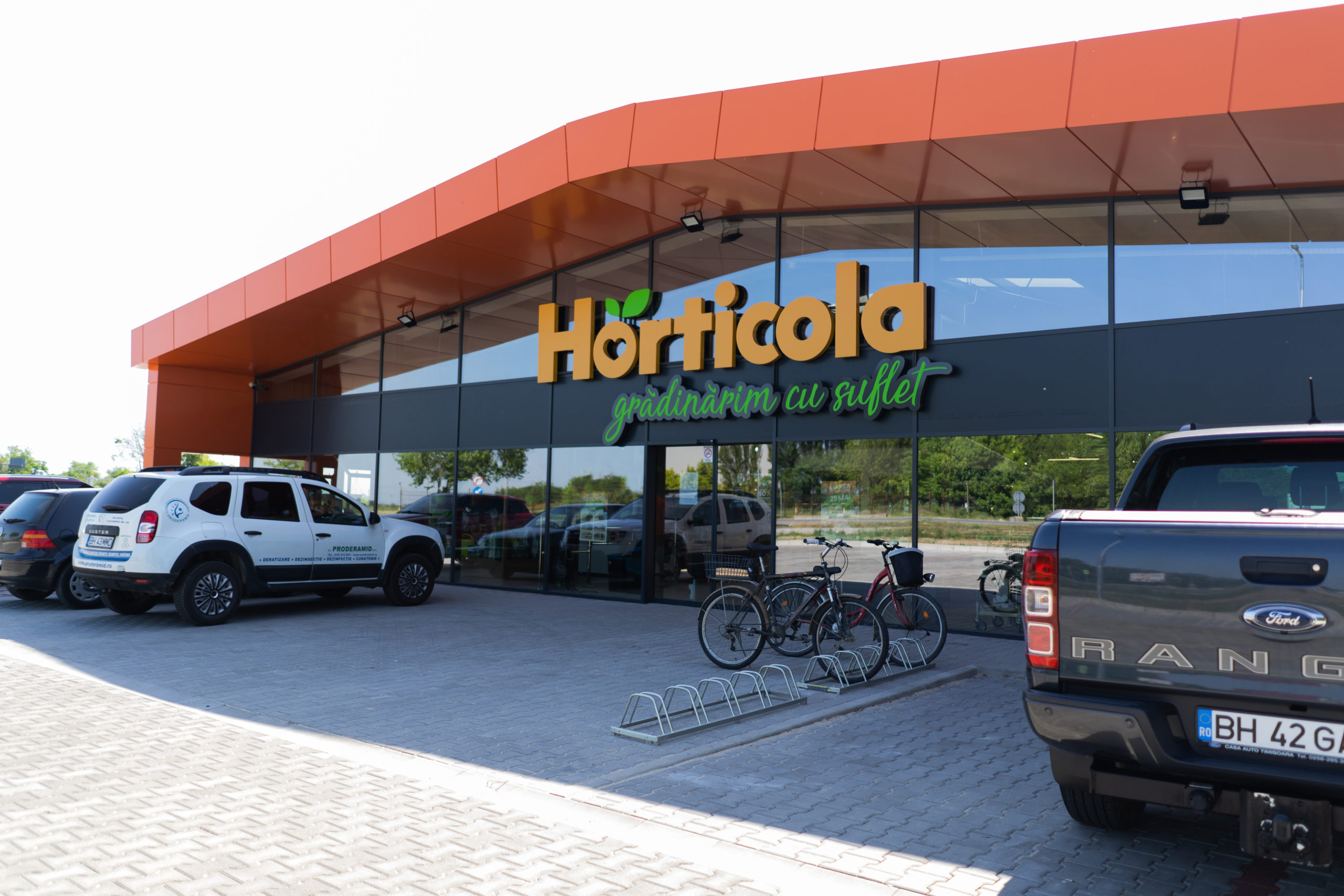 FOTO: Din dragoste pentru grădinărit! Se deschide Horticola Mădăras, cel mai mare Garden Store din Vestul României, 23.05.2023