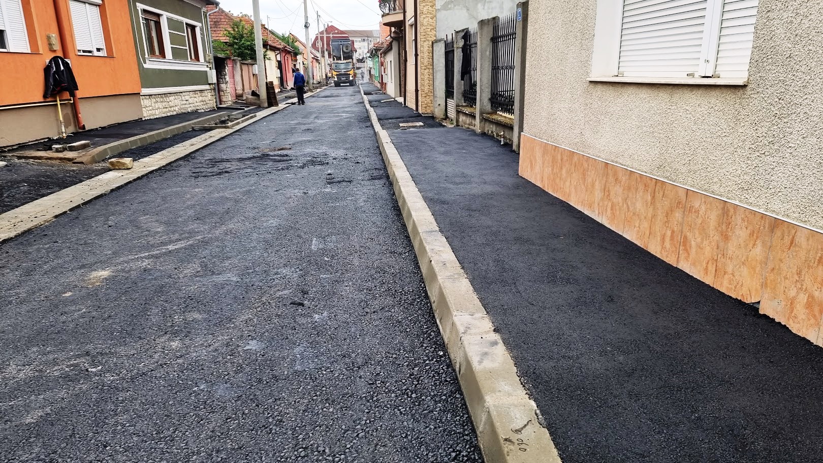 FOTO: Lucrările de modernizare a străzii Ioan Ciordaș, aproape finalizate, 24.05.2023