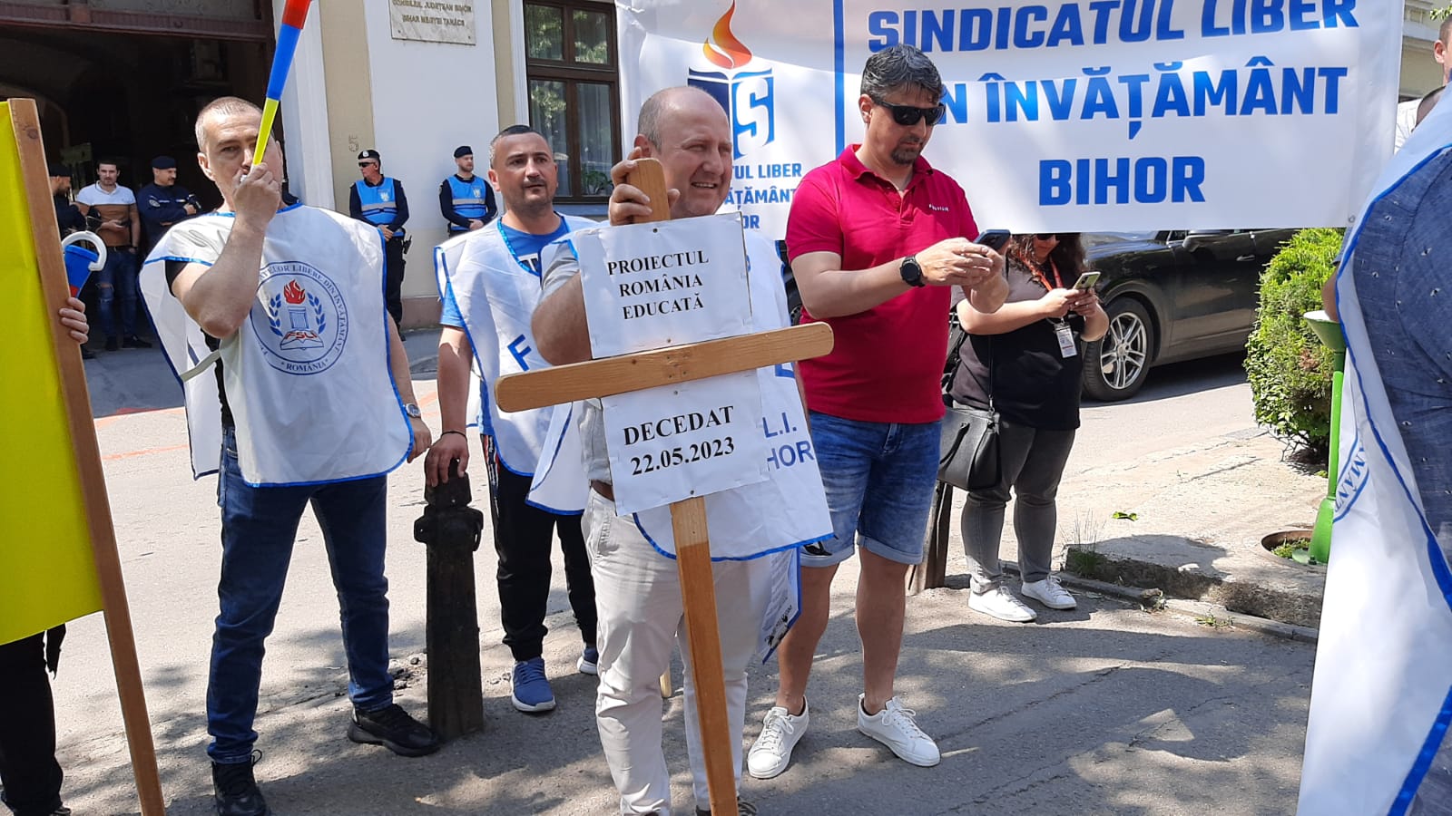 FOTO: Cadrele didactice din Bihor au ieșit la protest 26.05.2023