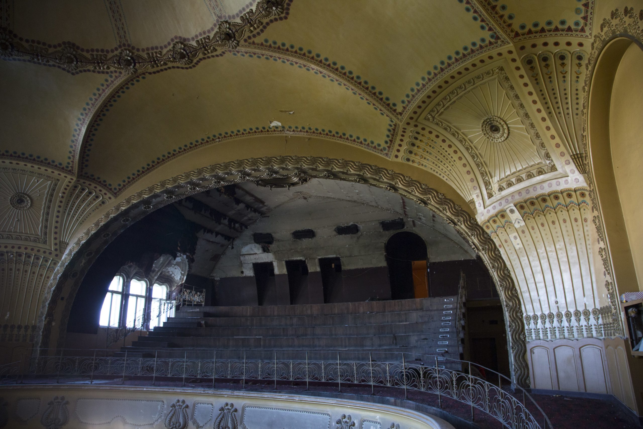 FOTO: Interioare ale Palatului Vulturul Negru Oradea