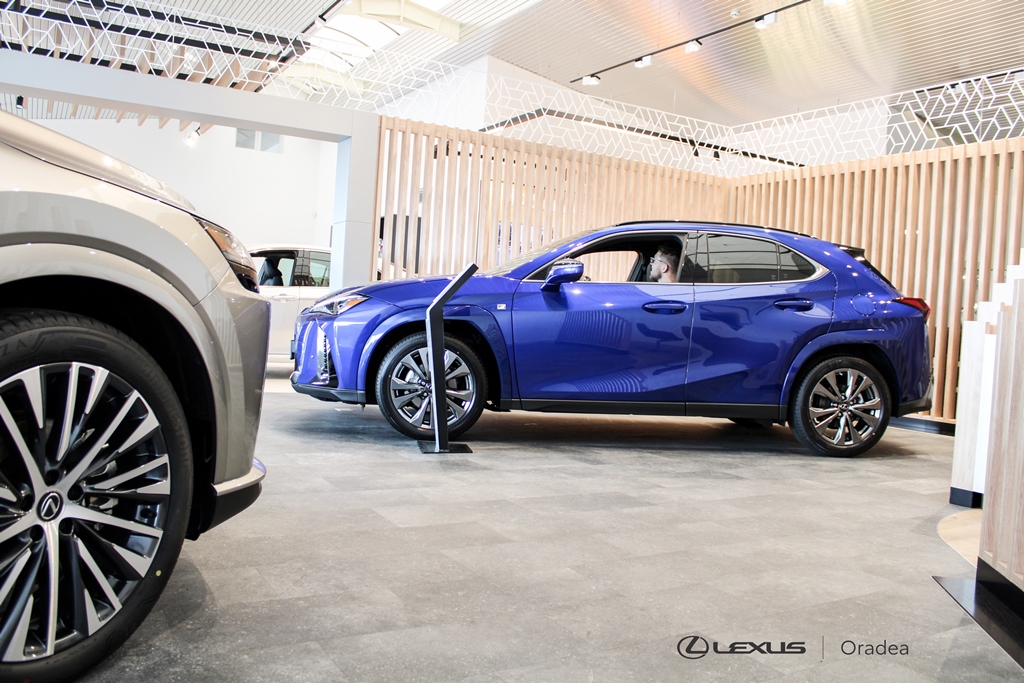 Lexus UX_B