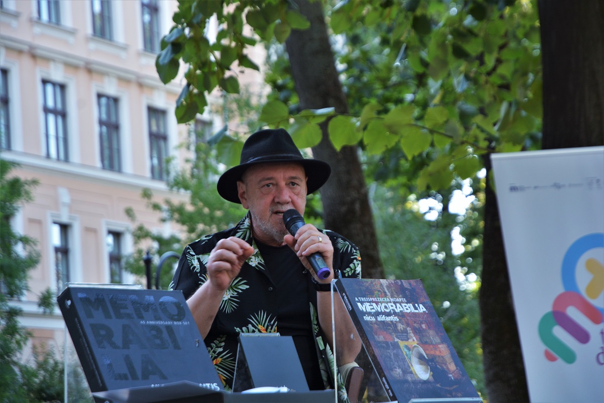 alifantis album (12)